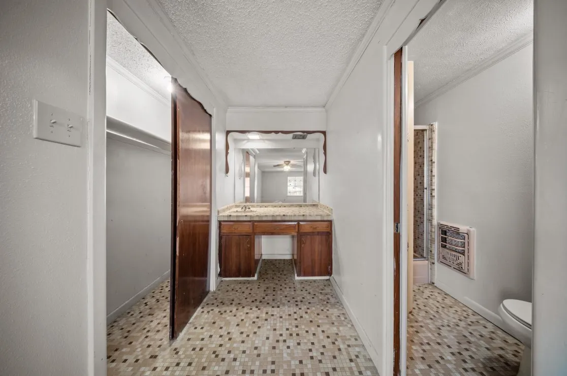 Single Family Residence For Sale in Dallas County , 3916 Kushla Avenue, Dallas, Texas 75216, 4 Bedroom, 2 Bathroom, Garage spaces, 1,582 Sqft, built in 1956, Price $225,000, mls#21360179, Real Estate Agent in Dallas, Homes For Sale in Dallas county, Homes For Sale in Dallas, Realtor in Dallas Texas, Real Estate Brokerage Independent Realty Texas, Luminita Cordes Realtor