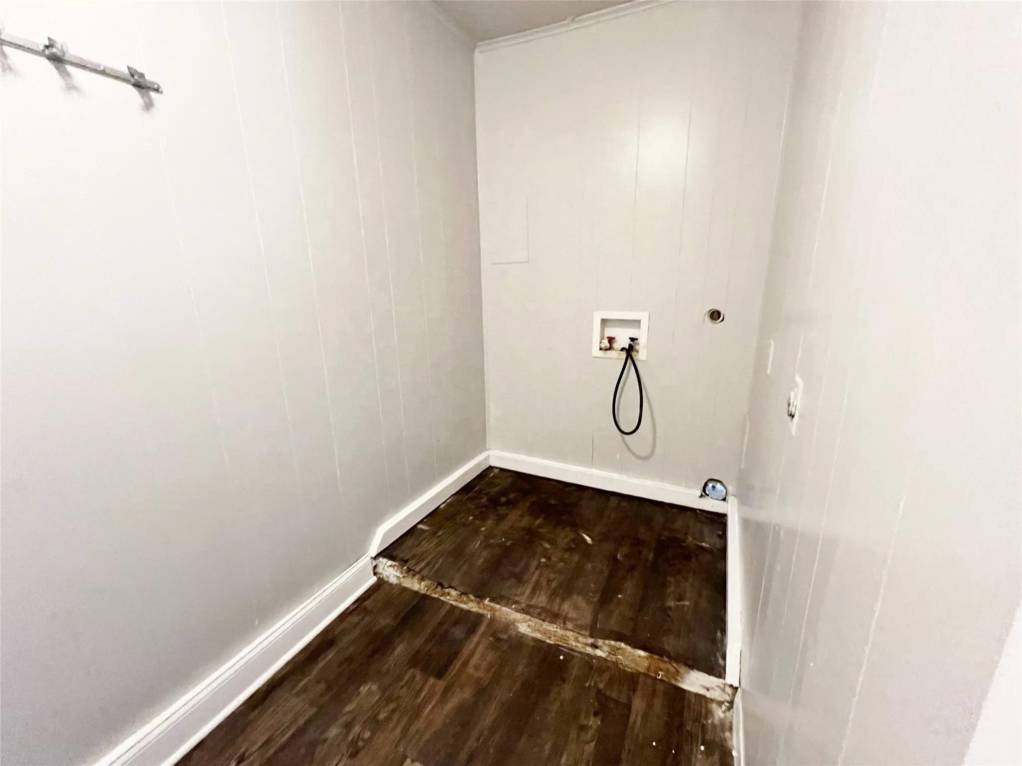 Single Family Residence For Rent in Tarrant County , 5301 Mansel Lane, Fort Worth, Texas 76134, 4 Bedroom, 2 Bathroom, Garage spaces, 1,463 Sqft, built in 1957, mls#21360170, Real Estate Agent in Fort Worth, Homes For Rent in Tarrant county, Homes For Rent in Fort Worth, Realtor in Fort Worth Texas, Real Estate Brokerage Independent Realty Texas, Luminita Cordes Realtor