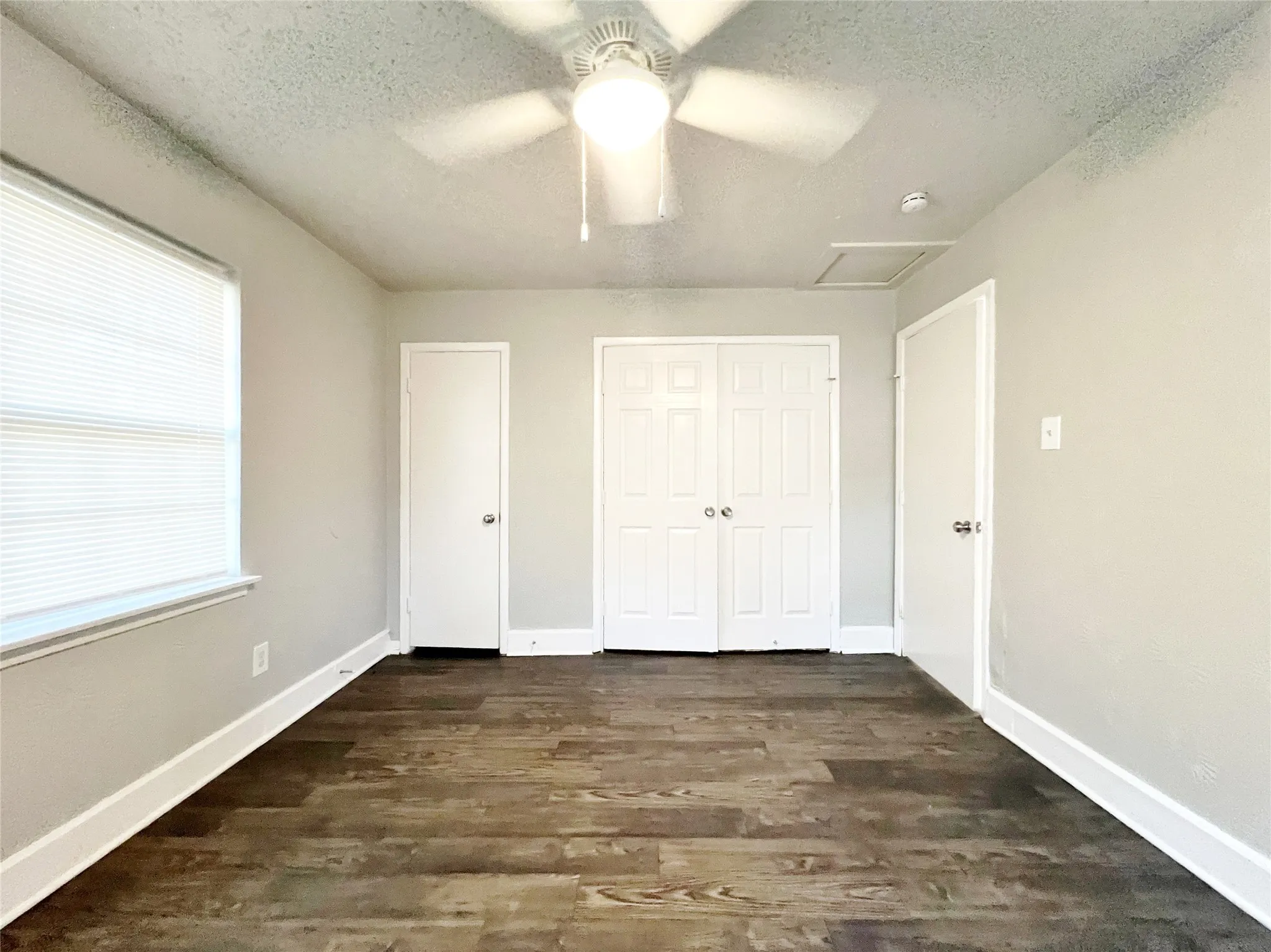 Single Family Residence For Rent in Tarrant County , 5301 Mansel Lane, Fort Worth, Texas 76134, 4 Bedroom, 2 Bathroom, Garage spaces, 1,463 Sqft, built in 1957, mls#21360170, Real Estate Agent in Fort Worth, Homes For Rent in Tarrant county, Homes For Rent in Fort Worth, Realtor in Fort Worth Texas, Real Estate Brokerage Independent Realty Texas, Luminita Cordes Realtor