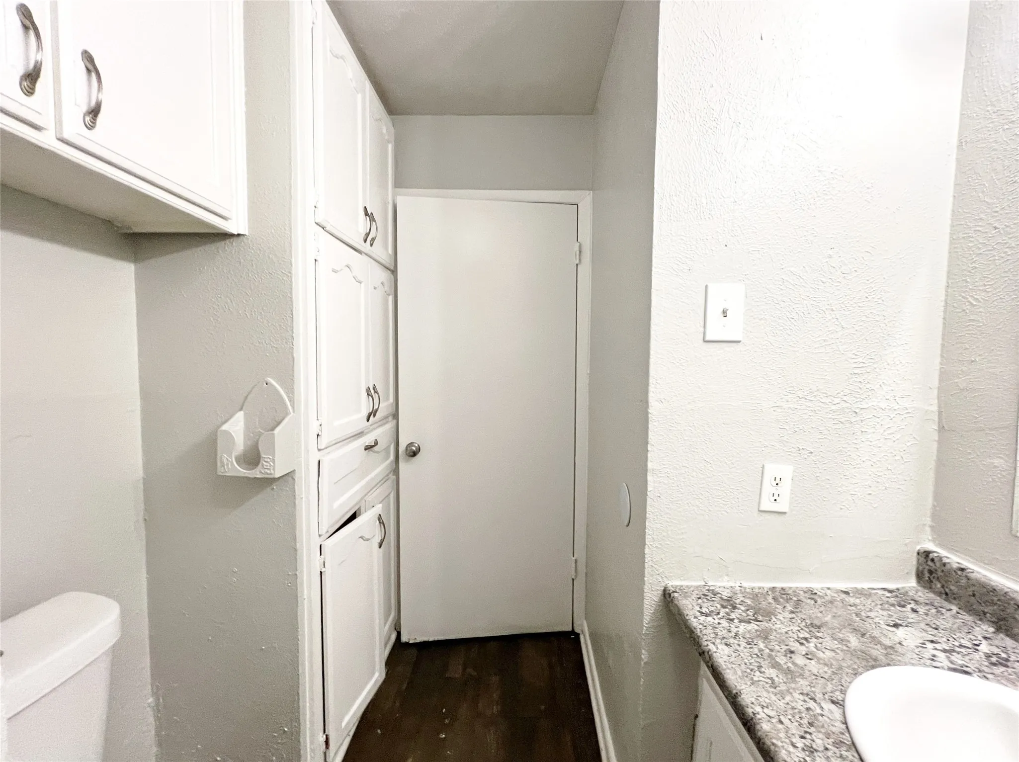 Single Family Residence For Rent in Tarrant County , 5301 Mansel Lane, Fort Worth, Texas 76134, 4 Bedroom, 2 Bathroom, Garage spaces, 1,463 Sqft, built in 1957, mls#21360170, Real Estate Agent in Fort Worth, Homes For Rent in Tarrant county, Homes For Rent in Fort Worth, Realtor in Fort Worth Texas, Real Estate Brokerage Independent Realty Texas, Luminita Cordes Realtor