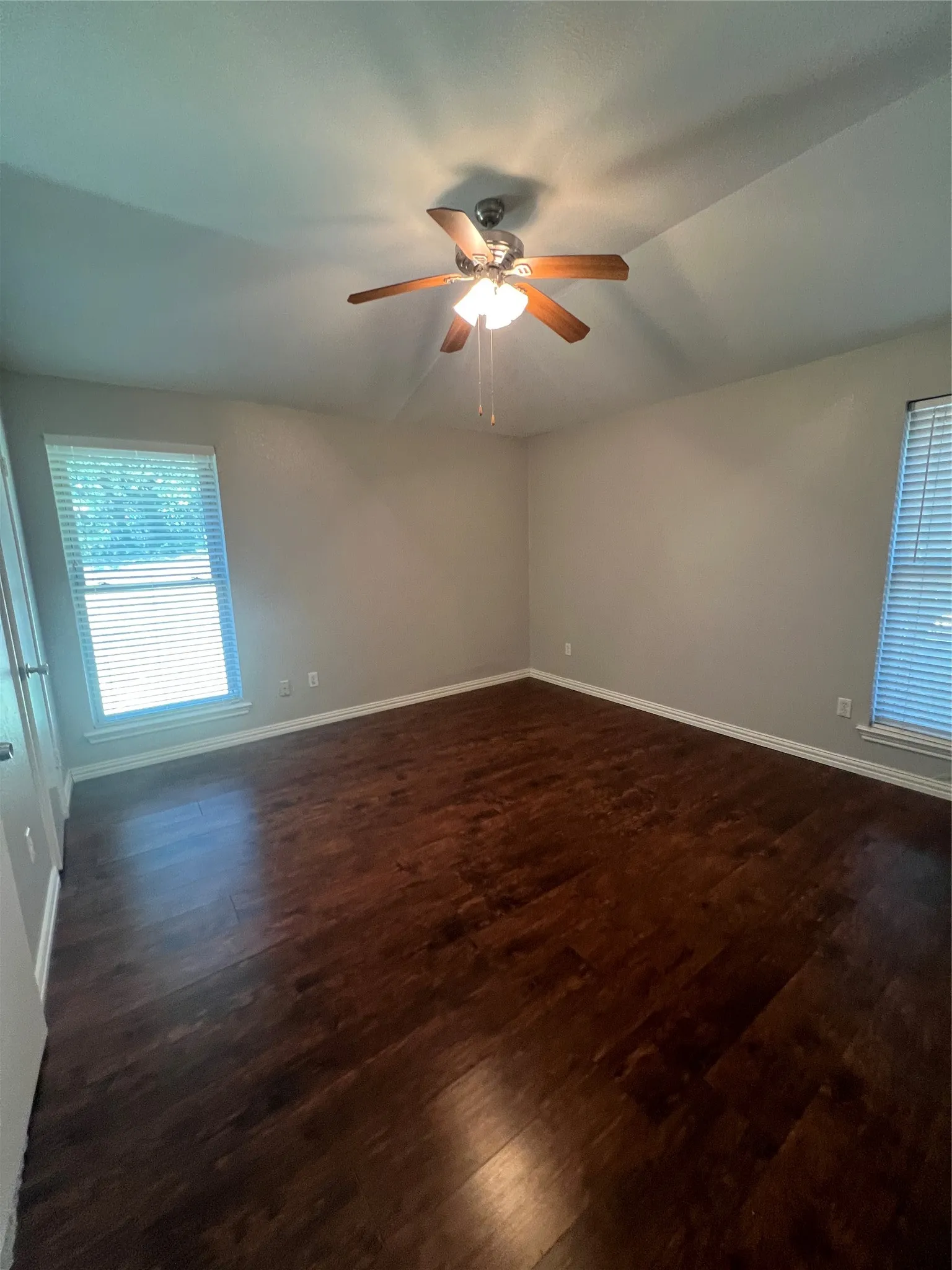 Duplex For Rent in Tarrant County , 1001 Stableway Lane, Bedford, Texas 76022, 2 Bedroom, 2 Bathroom, Garage spaces, 1,275 Sqft, built in 1985, mls#21360176, Real Estate Agent in Bedford, Homes For Rent in Tarrant county, Homes For Rent in Bedford, Realtor in Bedford Texas, Real Estate Brokerage Independent Realty Texas, Luminita Cordes Realtor