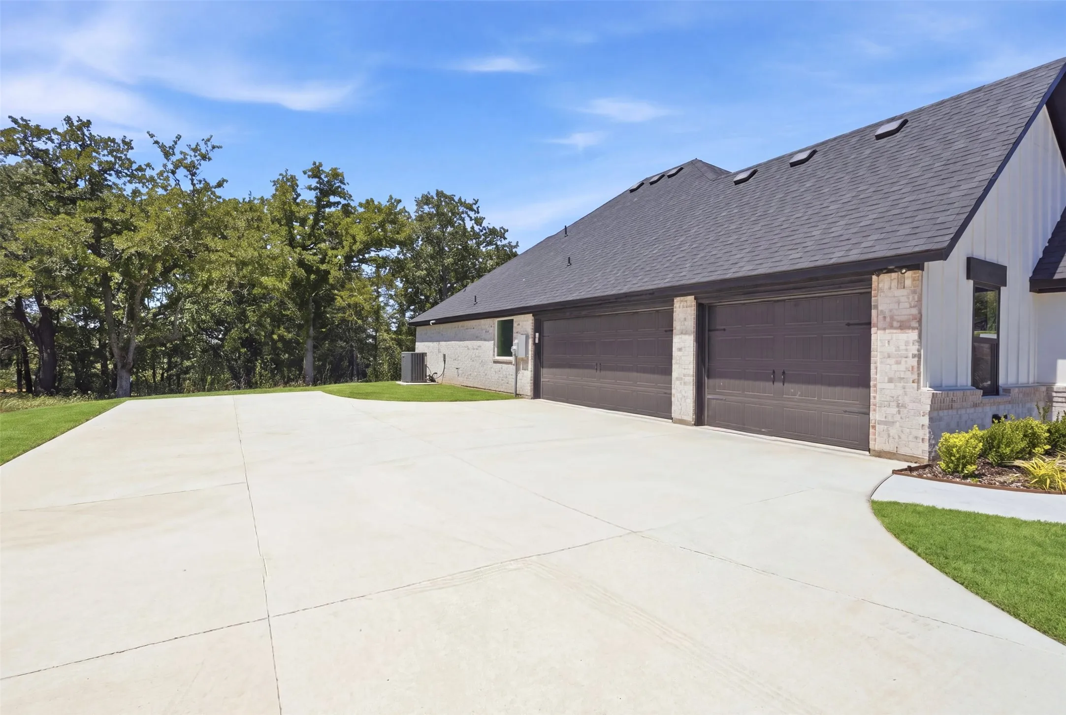 Single Family Residence For Sale in Parker County , 2017 Forest Bridge Drive, Azle, Texas 76020, 4 Bedroom, 3 Bathroom, 3 Garage spaces, 2,625 Sqft, built in 2026, mls#21357162, Real Estate Agent in Azle, Homes For Sale in Parker county, Homes For Sale in Azle, Realtor in Azle Texas, Real Estate Brokerage Independent Realty Texas, Luminita Cordes Realtor