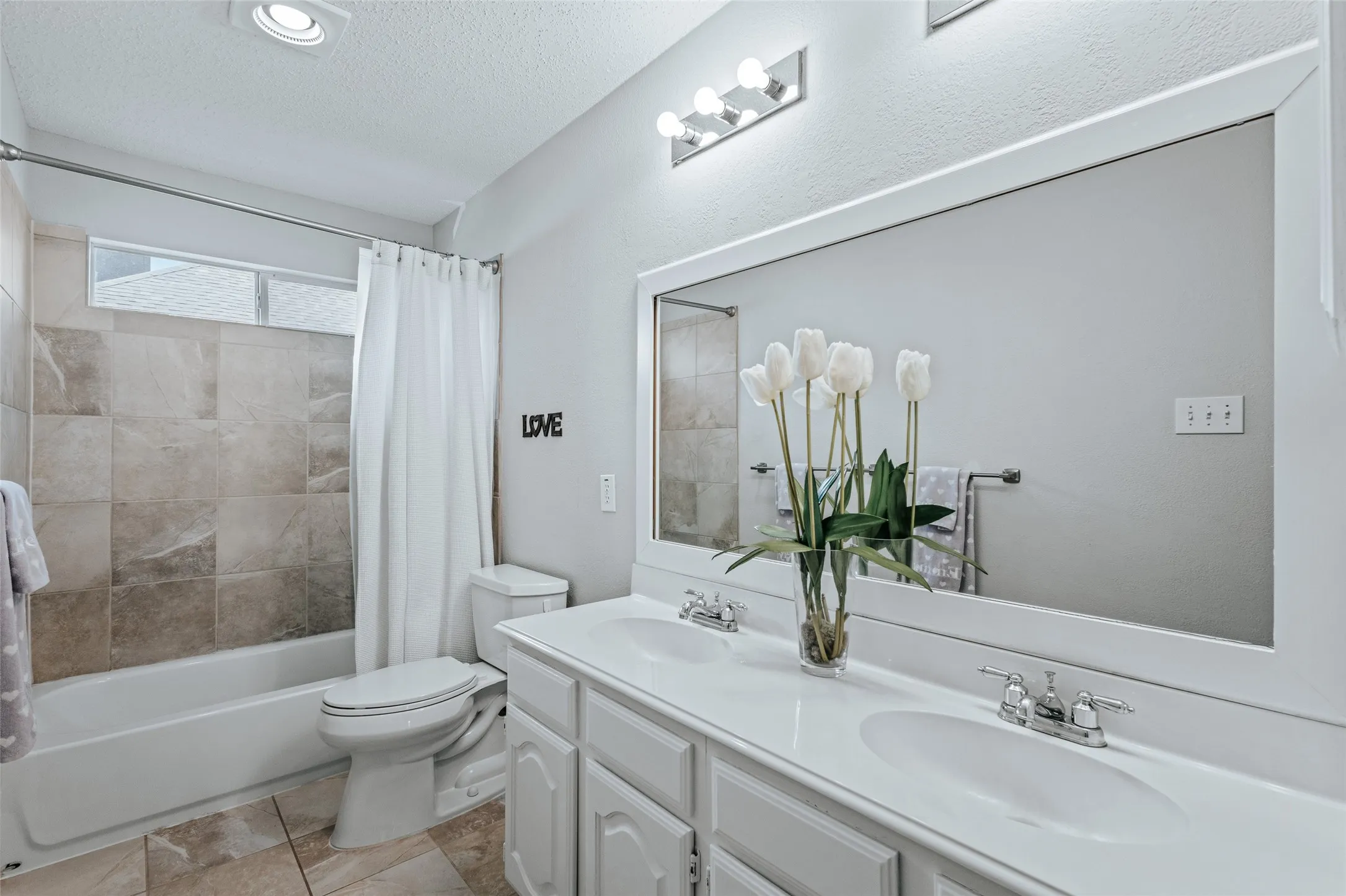 Single Family Residence For Rent in Collin County , 7308 Penny Place, Plano, Texas 75024, 4 Bedroom, 3 Bathroom, 2 Garage spaces, 2,390 Sqft, built in 1994, mls#21359470, Real Estate Agent in Plano, Homes For Rent in Collin county, Homes For Rent in Plano, Realtor in Plano Texas, Real Estate Brokerage Independent Realty Texas, Luminita Cordes Realtor