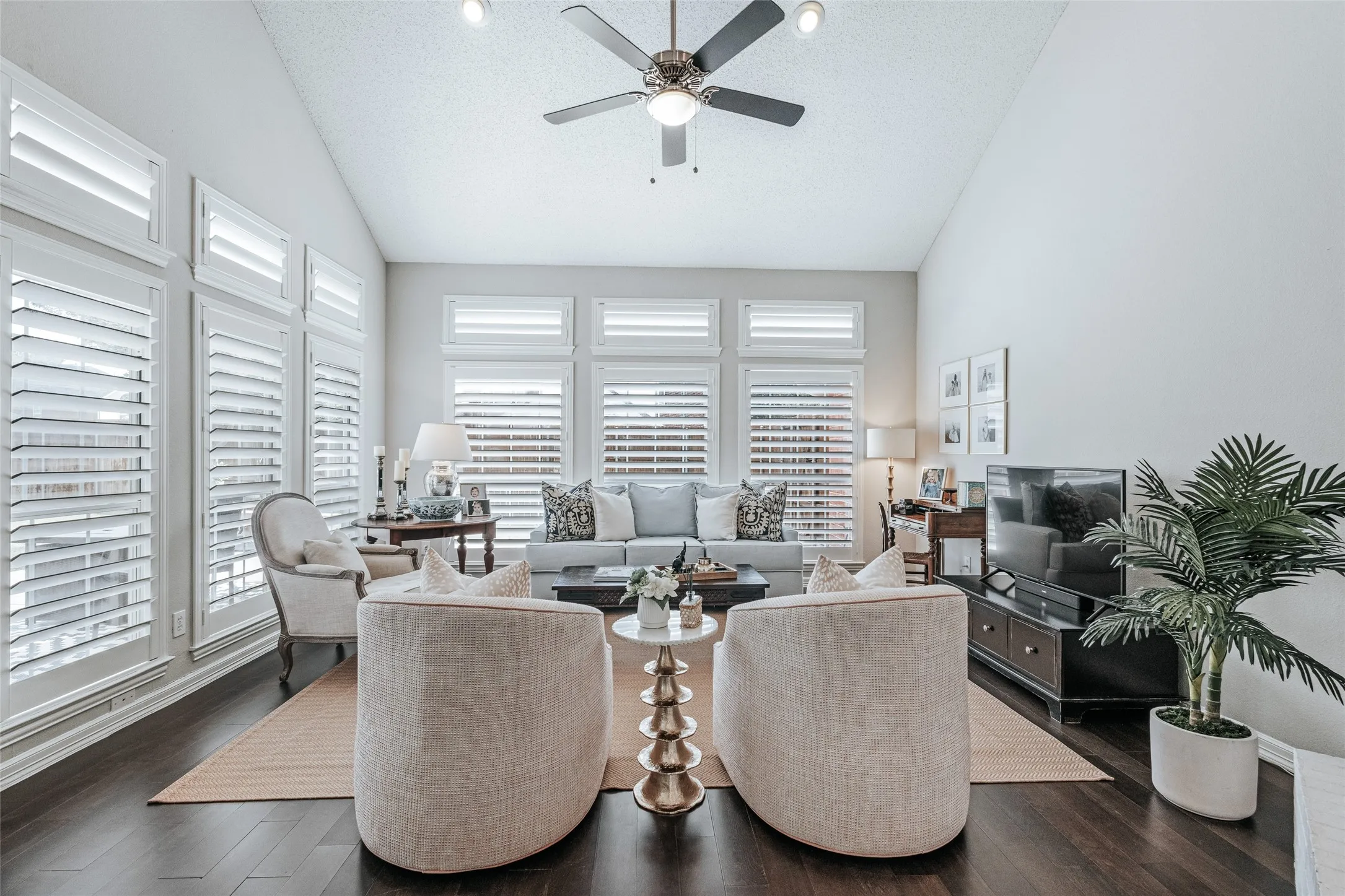 Single Family Residence For Rent in Collin County , 7308 Penny Place, Plano, Texas 75024, 4 Bedroom, 3 Bathroom, 2 Garage spaces, 2,390 Sqft, built in 1994, mls#21359470, Real Estate Agent in Plano, Homes For Rent in Collin county, Homes For Rent in Plano, Realtor in Plano Texas, Real Estate Brokerage Independent Realty Texas, Luminita Cordes Realtor