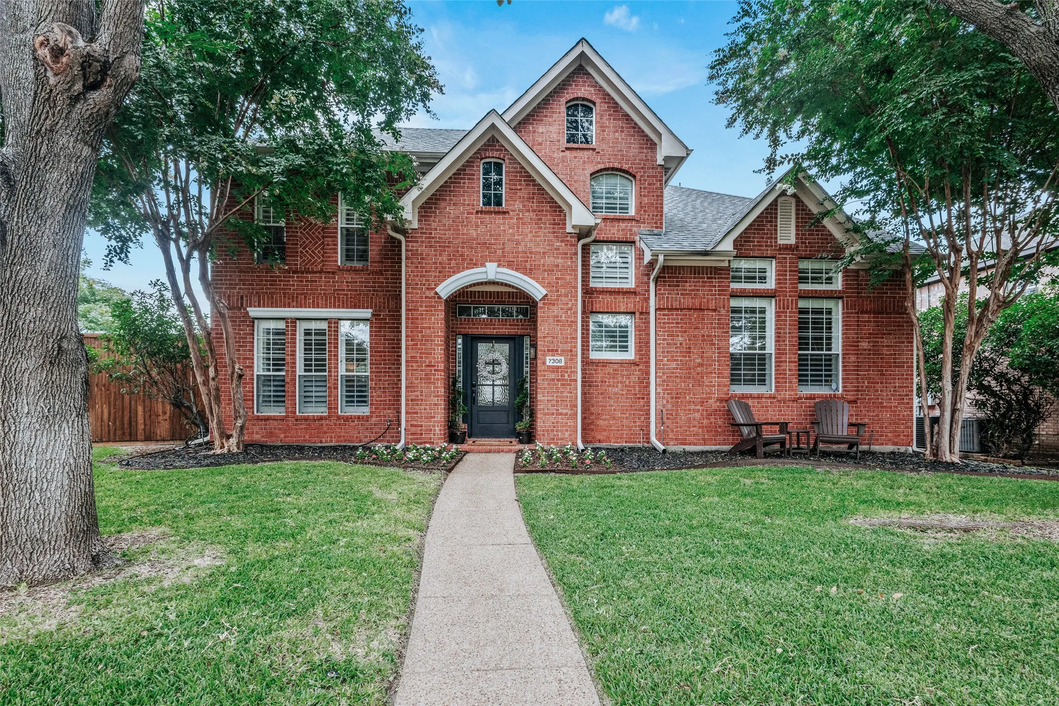 Single Family Residence For Rent in Collin County , 7308 Penny Place, Plano, Texas 75024, 4 Bedroom, 3 Bathroom, 2 Garage spaces, 2,390 Sqft, built in 1994, mls#21359470, Real Estate Agent in Plano, Homes For Rent in Collin county, Homes For Rent in Plano, Realtor in Plano Texas, Real Estate Brokerage Independent Realty Texas, Luminita Cordes Realtor