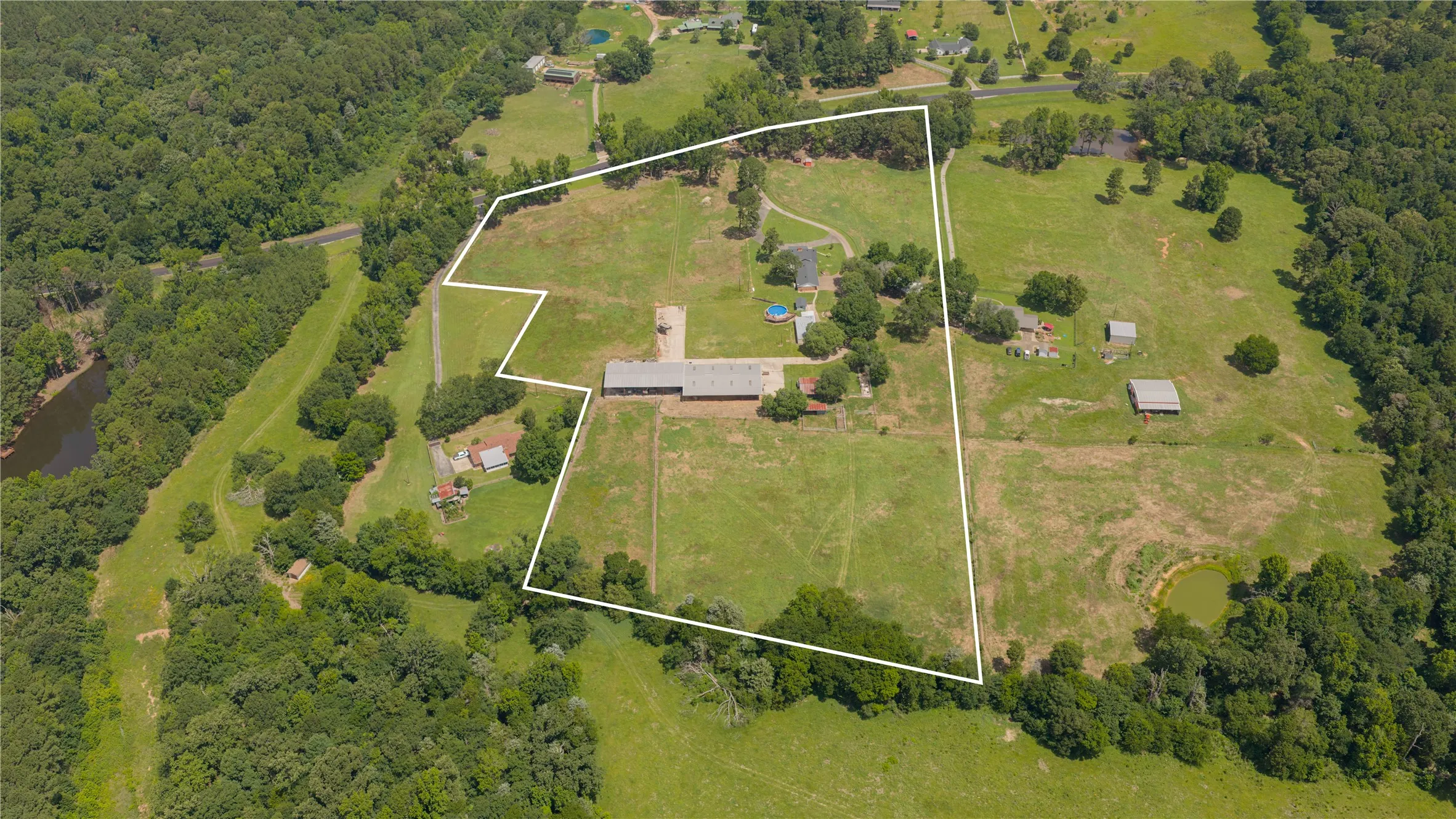 Single Family Residence For Sale in Franklin (TX) County , 8001 Farm Road 1448, Winnsboro, Texas 75494, 4 Bedroom, 4 Bathroom, 2 Garage spaces, 3,505 Sqft, built in 1993, Price $830,000, mls#21360192, Real Estate Agent in Winnsboro, Homes For Sale in Franklin (TX) county, Homes For Sale in Winnsboro, Realtor in Winnsboro Texas, Real Estate Brokerage Independent Realty Texas, Luminita Cordes Realtor