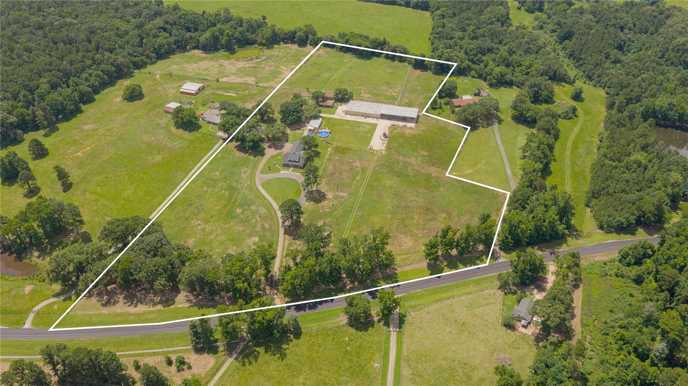 Single Family Residence For Sale in Franklin (TX) County , 8001 Farm Road 1448, Winnsboro, Texas 75494, 4 Bedroom, 4 Bathroom, 2 Garage spaces, 3,505 Sqft, built in 1993, Price $830,000, mls#21360192, Real Estate Agent in Winnsboro, Homes For Sale in Franklin (TX) county, Homes For Sale in Winnsboro, Realtor in Winnsboro Texas, Real Estate Brokerage Independent Realty Texas, Luminita Cordes Realtor