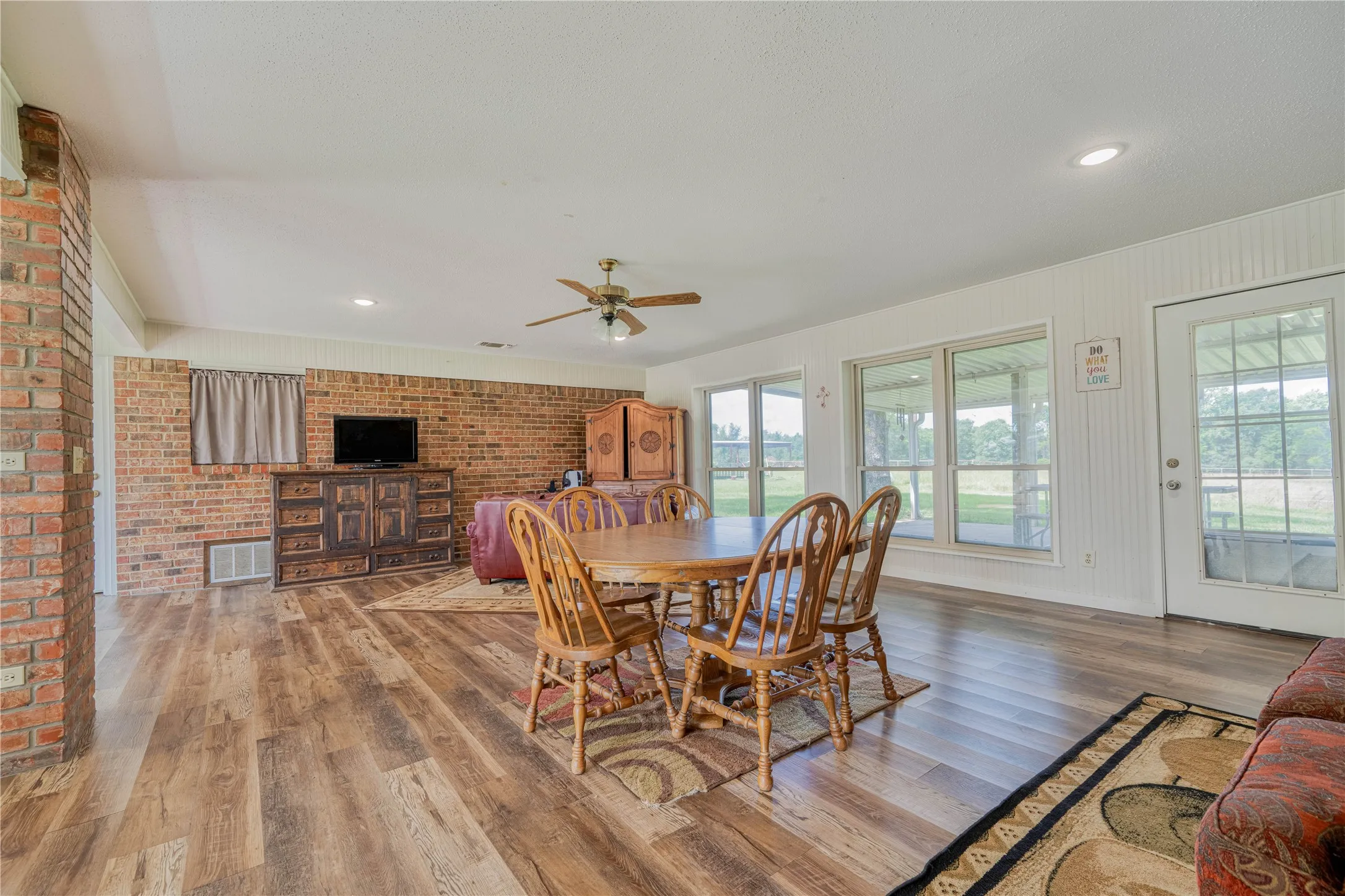Single Family Residence For Sale in Franklin (TX) County , 8001 Farm Road 1448, Winnsboro, Texas 75494, 4 Bedroom, 4 Bathroom, 2 Garage spaces, 3,505 Sqft, built in 1993, Price $830,000, mls#21360192, Real Estate Agent in Winnsboro, Homes For Sale in Franklin (TX) county, Homes For Sale in Winnsboro, Realtor in Winnsboro Texas, Real Estate Brokerage Independent Realty Texas, Luminita Cordes Realtor
