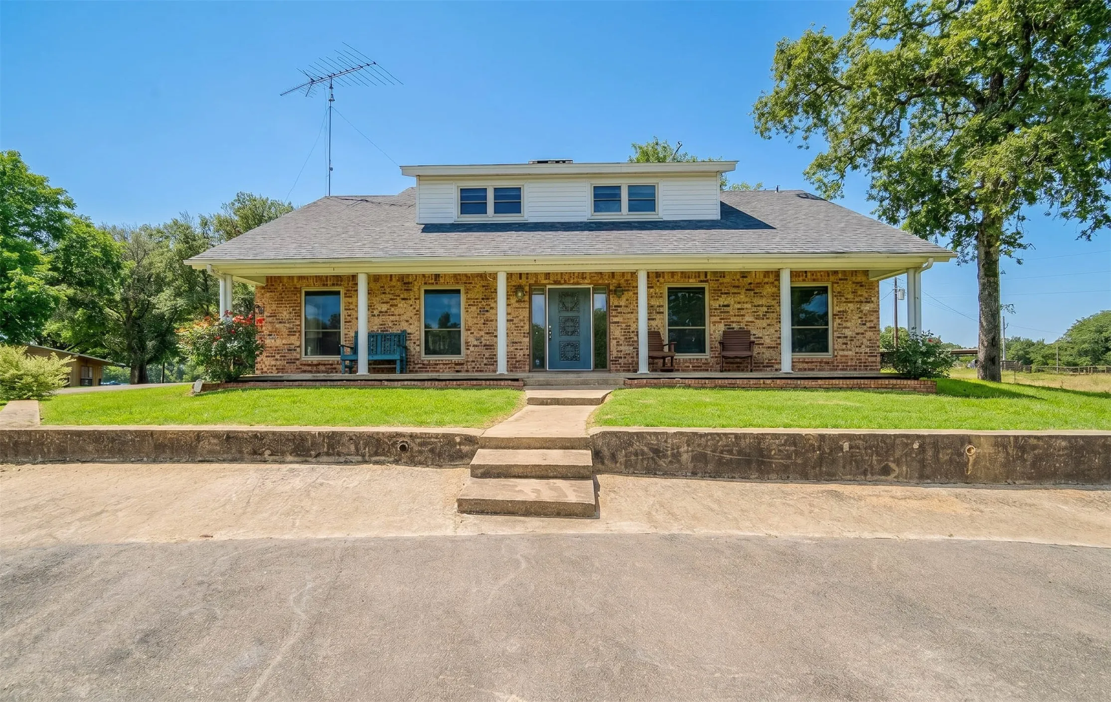 Single Family Residence For Sale in Franklin (TX) County , 8001 Farm Road 1448, Winnsboro, Texas 75494, 4 Bedroom, 4 Bathroom, 2 Garage spaces, 3,505 Sqft, built in 1993, Price $830,000, mls#21360192, Real Estate Agent in Winnsboro, Homes For Sale in Franklin (TX) county, Homes For Sale in Winnsboro, Realtor in Winnsboro Texas, Real Estate Brokerage Independent Realty Texas, Luminita Cordes Realtor