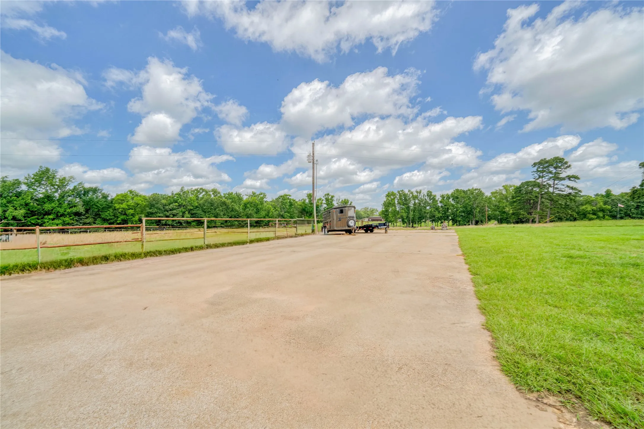 Single Family Residence For Sale in Franklin (TX) County , 8001 Farm Road 1448, Winnsboro, Texas 75494, 4 Bedroom, 4 Bathroom, 2 Garage spaces, 3,505 Sqft, built in 1993, Price $830,000, mls#21360192, Real Estate Agent in Winnsboro, Homes For Sale in Franklin (TX) county, Homes For Sale in Winnsboro, Realtor in Winnsboro Texas, Real Estate Brokerage Independent Realty Texas, Luminita Cordes Realtor