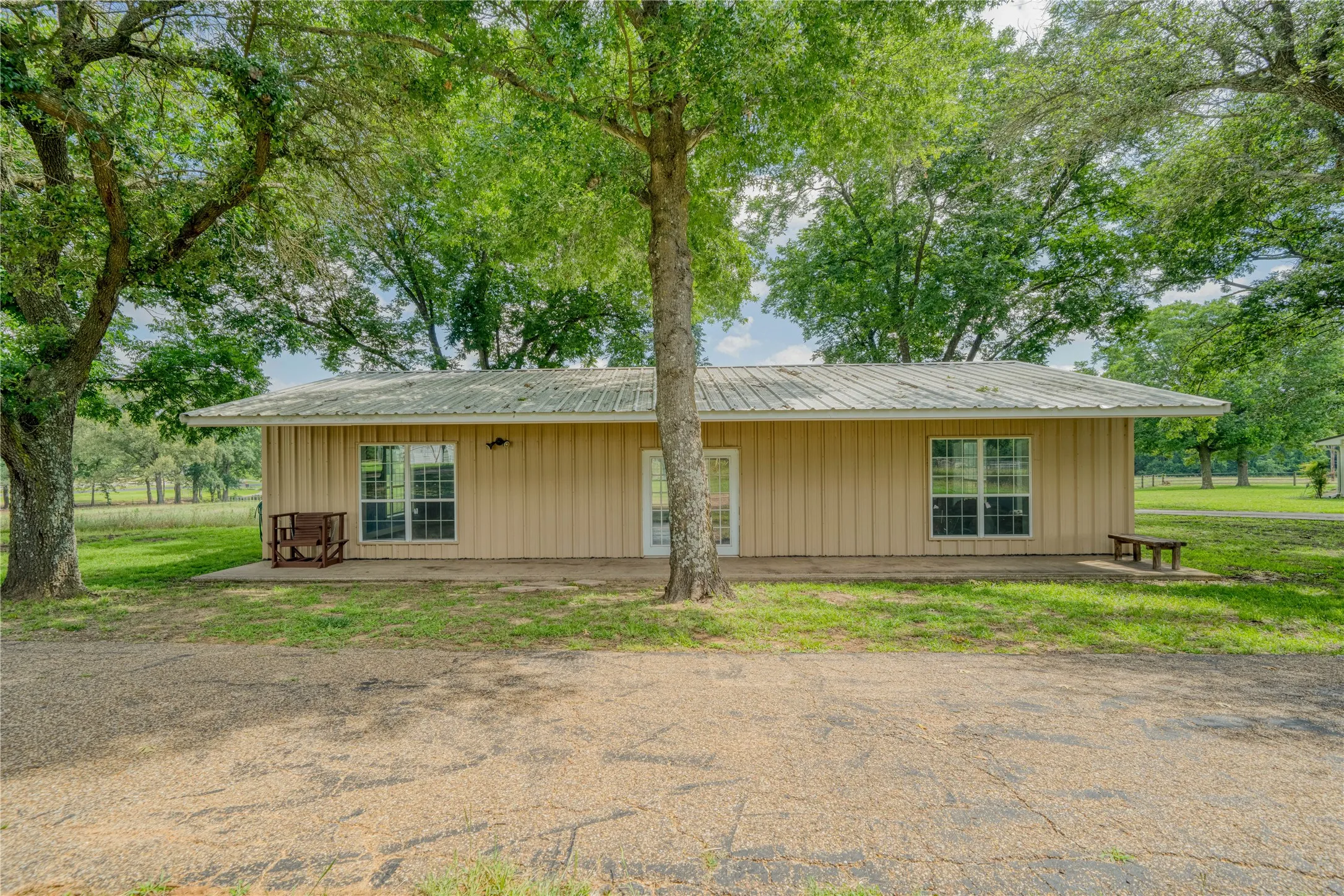 Single Family Residence For Sale in Franklin (TX) County , 8001 Farm Road 1448, Winnsboro, Texas 75494, 4 Bedroom, 4 Bathroom, 2 Garage spaces, 3,505 Sqft, built in 1993, Price $830,000, mls#21360192, Real Estate Agent in Winnsboro, Homes For Sale in Franklin (TX) county, Homes For Sale in Winnsboro, Realtor in Winnsboro Texas, Real Estate Brokerage Independent Realty Texas, Luminita Cordes Realtor