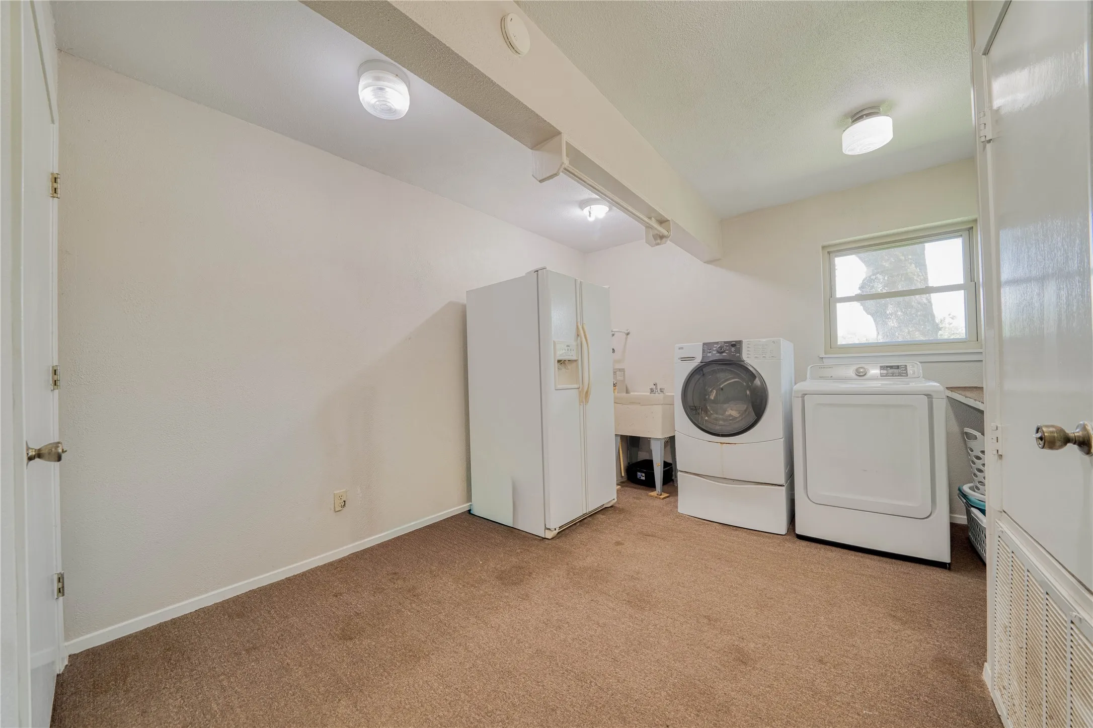 Single Family Residence For Sale in Franklin (TX) County , 8001 Farm Road 1448, Winnsboro, Texas 75494, 4 Bedroom, 4 Bathroom, 2 Garage spaces, 3,505 Sqft, built in 1993, Price $830,000, mls#21360192, Real Estate Agent in Winnsboro, Homes For Sale in Franklin (TX) county, Homes For Sale in Winnsboro, Realtor in Winnsboro Texas, Real Estate Brokerage Independent Realty Texas, Luminita Cordes Realtor