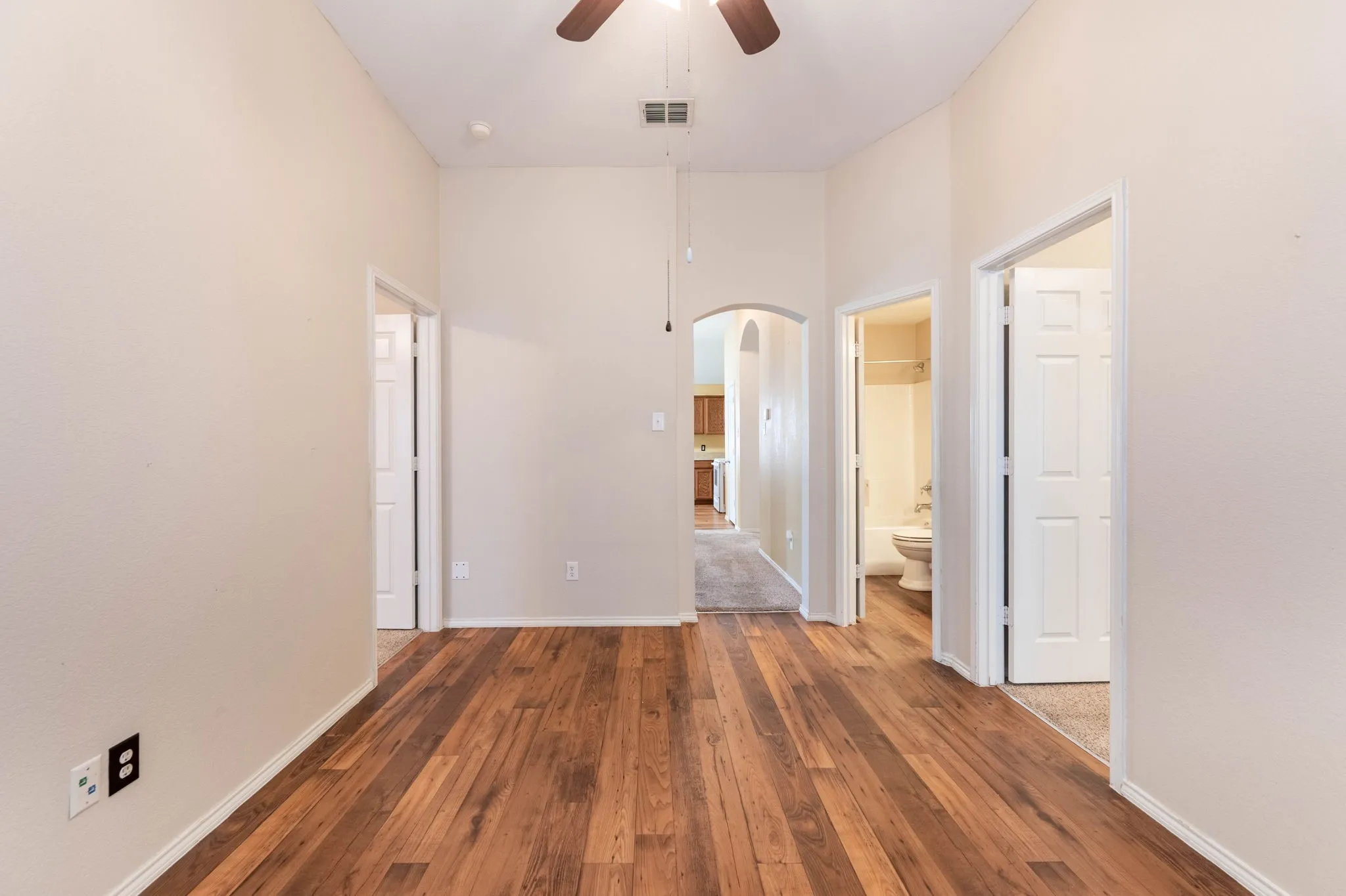 Single Family Residence For Sale in Rockwall County , 413 Tallowtree Drive, Fate, Texas 75087, 3 Bedroom, 2 Bathroom, 2 Garage spaces, 2,077 Sqft, built in 2003, mls#21360163, Real Estate Agent in Fate, Homes For Sale in Rockwall county, Homes For Sale in Fate, Realtor in Fate Texas, Real Estate Brokerage Independent Realty Texas, Luminita Cordes Realtor
