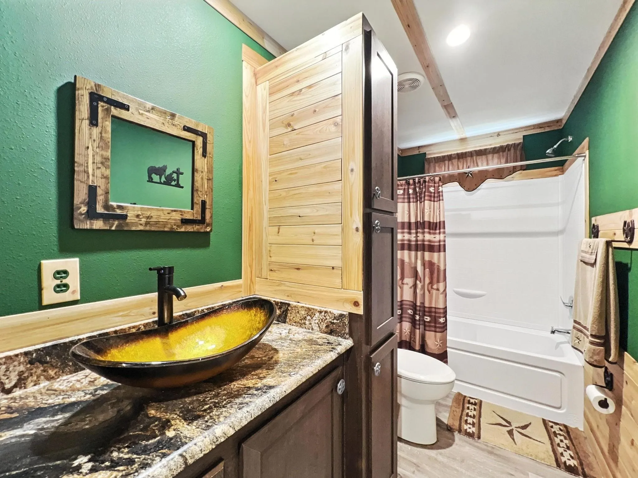 Secondary bath with upgraded sink basin