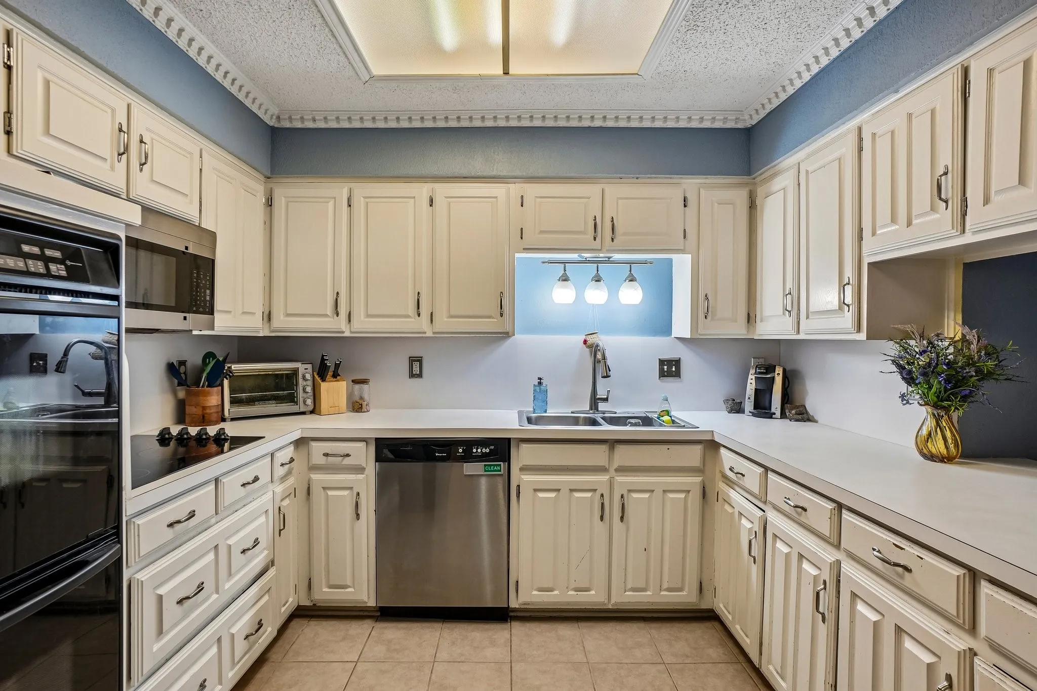 Single Family Residence For Sale in Dallas County , 335 Robin Hill Lane, Duncanville, Texas 75137, 4 Bedroom, 2 Bathroom, 2 Garage spaces, 2,092 Sqft, built in 1976, mls#21359758, Real Estate Agent in Duncanville, Homes For Sale in Dallas county, Homes For Sale in Duncanville, Realtor in Duncanville Texas, Real Estate Brokerage Independent Realty Texas, Luminita Cordes Realtor