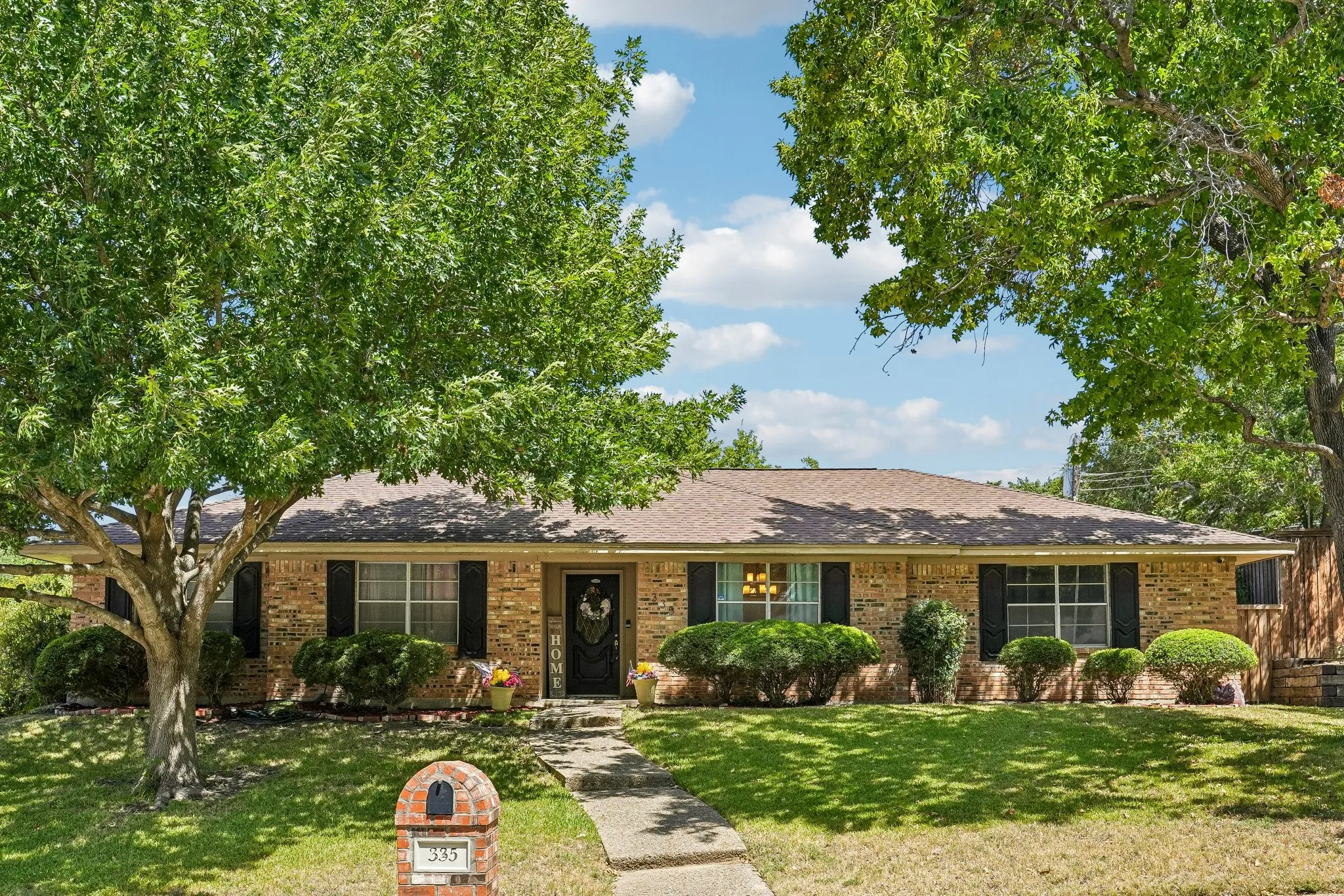 Single Family Residence For Sale in Dallas County , 335 Robin Hill Lane, Duncanville, Texas 75137, 4 Bedroom, 2 Bathroom, 2 Garage spaces, 2,092 Sqft, built in 1976, mls#21359758, Real Estate Agent in Duncanville, Homes For Sale in Dallas county, Homes For Sale in Duncanville, Realtor in Duncanville Texas, Real Estate Brokerage Independent Realty Texas, Luminita Cordes Realtor