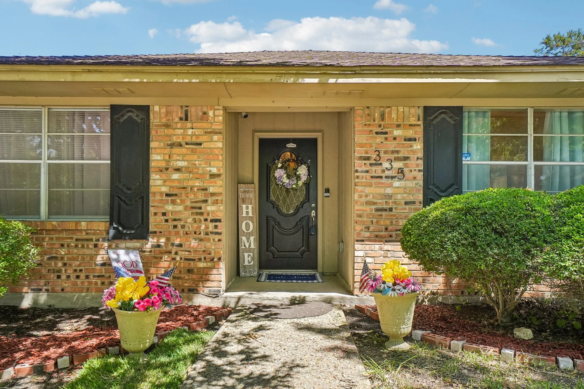 Single Family Residence For Sale in Dallas County , 335 Robin Hill Lane, Duncanville, Texas 75137, 4 Bedroom, 2 Bathroom, 2 Garage spaces, 2,092 Sqft, built in 1976, mls#21359758, Real Estate Agent in Duncanville, Homes For Sale in Dallas county, Homes For Sale in Duncanville, Realtor in Duncanville Texas, Real Estate Brokerage Independent Realty Texas, Luminita Cordes Realtor