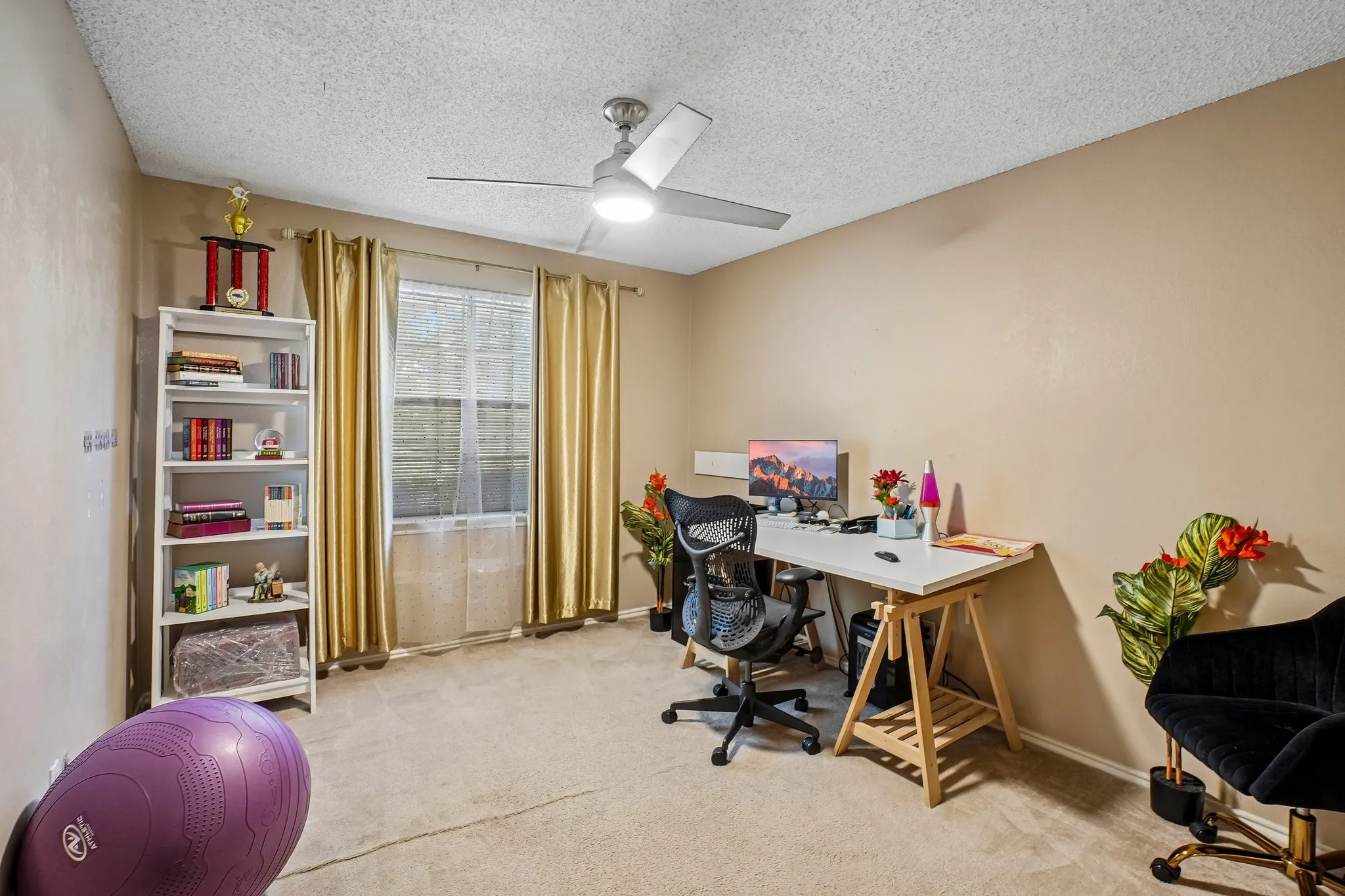 Single Family Residence For Sale in Dallas County , 335 Robin Hill Lane, Duncanville, Texas 75137, 4 Bedroom, 2 Bathroom, 2 Garage spaces, 2,092 Sqft, built in 1976, mls#21359758, Real Estate Agent in Duncanville, Homes For Sale in Dallas county, Homes For Sale in Duncanville, Realtor in Duncanville Texas, Real Estate Brokerage Independent Realty Texas, Luminita Cordes Realtor