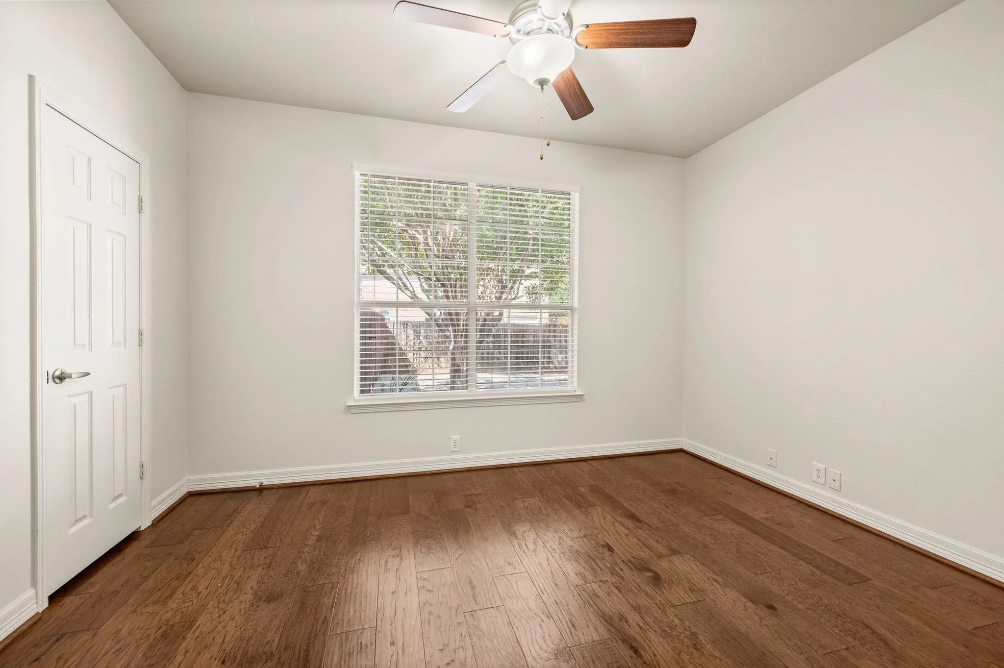 Single Family Residence For Sale in Tarrant County , 6609 Sapphire Circle S, Colleyville, Texas 76034, 5 Bedroom, 4 Bathroom, 3 Garage spaces, 4,051 Sqft, built in 2002, mls#21360101, Real Estate Agent in Colleyville, Homes For Sale in Tarrant county, Homes For Sale in Colleyville, Realtor in Colleyville Texas, Real Estate Brokerage Independent Realty Texas, Luminita Cordes Realtor