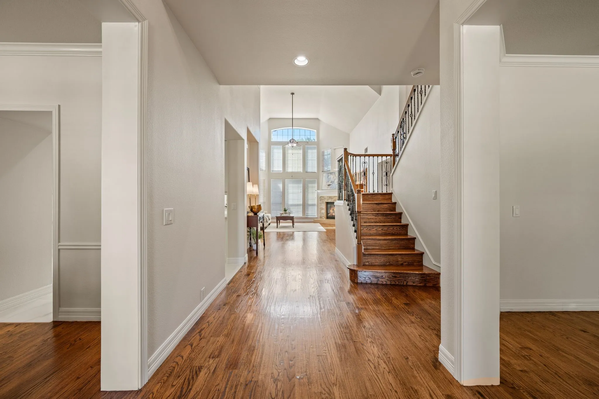 Single Family Residence For Sale in Tarrant County , 6609 Sapphire Circle S, Colleyville, Texas 76034, 5 Bedroom, 4 Bathroom, 3 Garage spaces, 4,051 Sqft, built in 2002, mls#21360101, Real Estate Agent in Colleyville, Homes For Sale in Tarrant county, Homes For Sale in Colleyville, Realtor in Colleyville Texas, Real Estate Brokerage Independent Realty Texas, Luminita Cordes Realtor