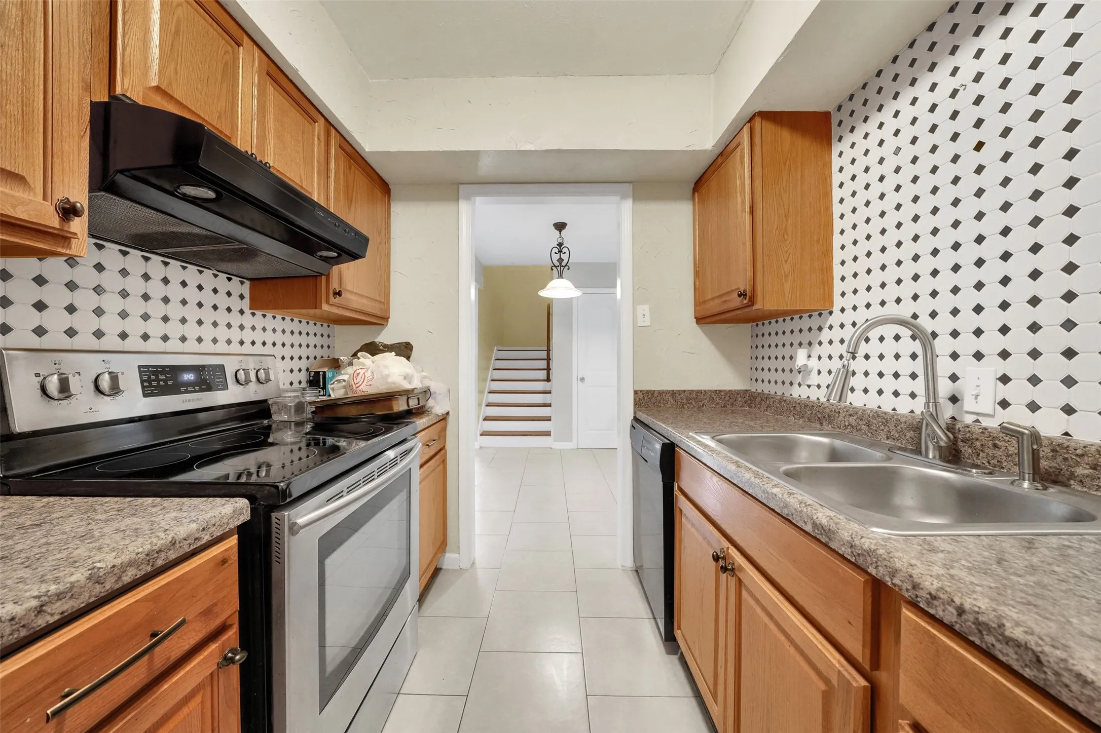 Condominium For Sale in Dallas County , 1817 E Grauwyler Road 158, Irving, Texas 75061, 2 Bedroom, 2 Bathroom, Garage spaces, 1,084 Sqft, built in 1970, mls#21352090, Real Estate Agent in Irving, Homes For Sale in Dallas county, Homes For Sale in Irving, Realtor in Irving Texas, Real Estate Brokerage Independent Realty Texas, Luminita Cordes Realtor