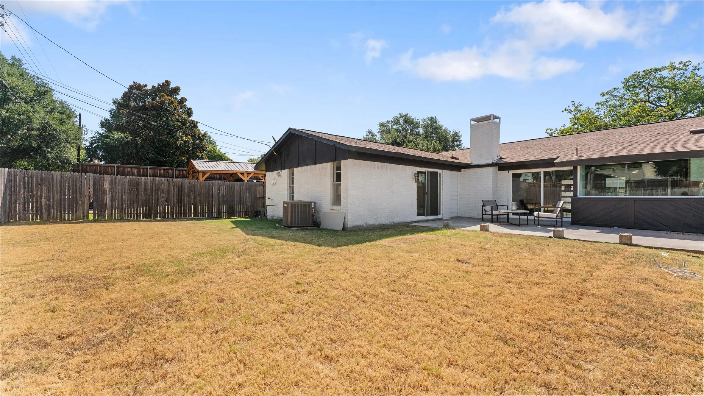 Single Family Residence For Sale in Dallas County , 3757 Blue Trace Lane, Farmers Branch, Texas 75244, 4 Bedroom, 2 Bathroom, 2 Garage spaces, 2,341 Sqft, built in 1969, mls#21359797, Real Estate Agent in Farmers Branch, Homes For Sale in Dallas county, Homes For Sale in Farmers Branch, Realtor in Farmers Branch Texas, Real Estate Brokerage Independent Realty Texas, Luminita Cordes Realtor