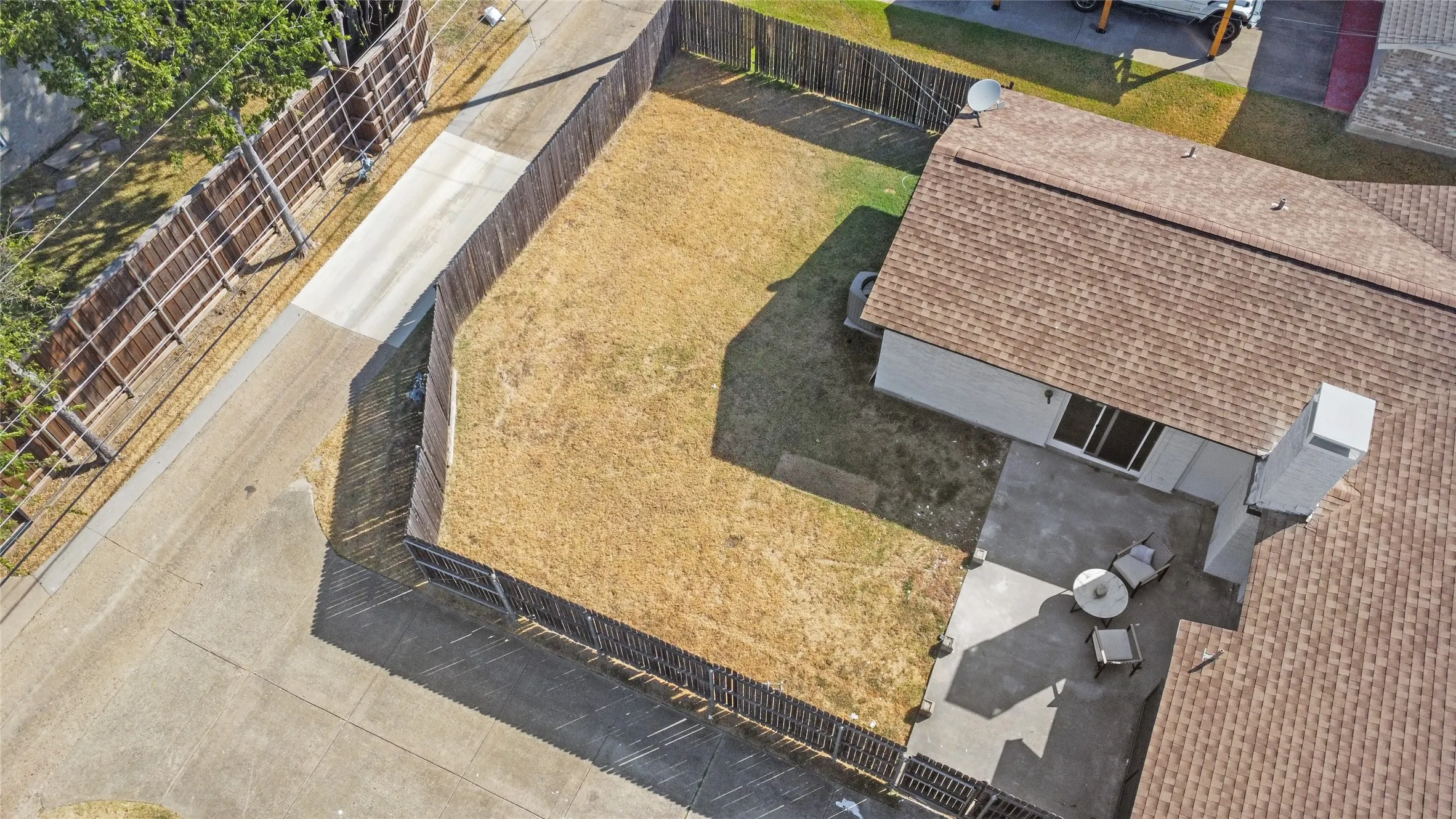 Single Family Residence For Sale in Dallas County , 3757 Blue Trace Lane, Farmers Branch, Texas 75244, 4 Bedroom, 2 Bathroom, 2 Garage spaces, 2,341 Sqft, built in 1969, mls#21359797, Real Estate Agent in Farmers Branch, Homes For Sale in Dallas county, Homes For Sale in Farmers Branch, Realtor in Farmers Branch Texas, Real Estate Brokerage Independent Realty Texas, Luminita Cordes Realtor