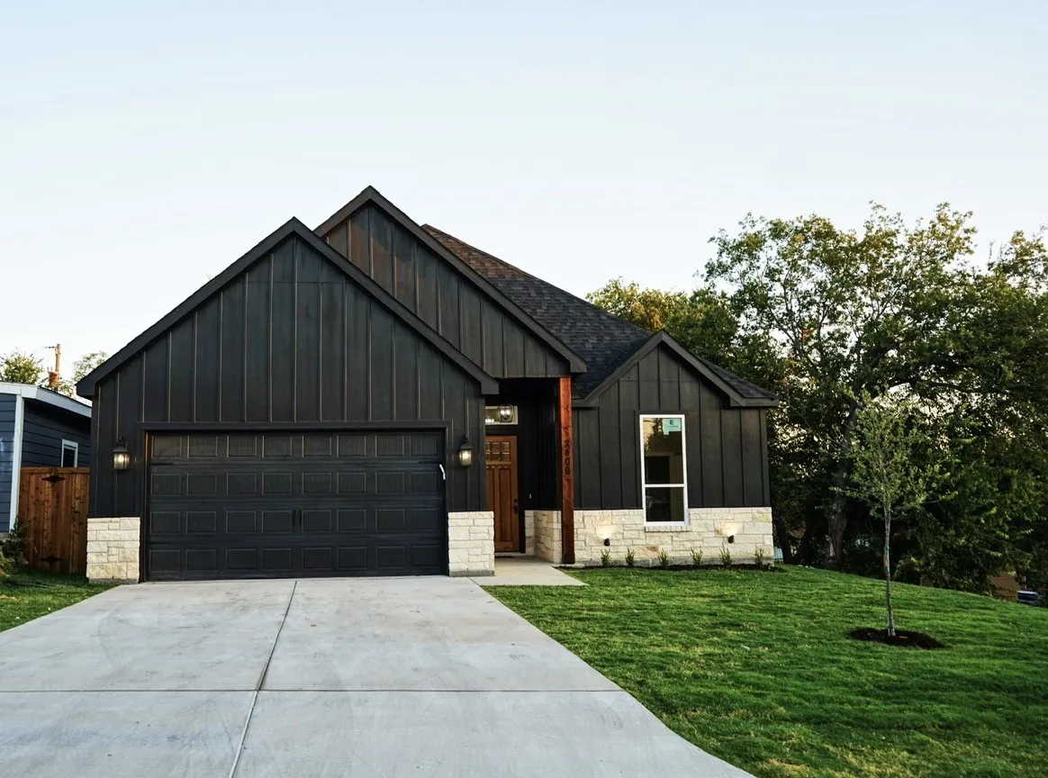 Single Family Residence For Sale in Tarrant County , 2400 Irion Avenue, Fort Worth, Texas 76106, 3 Bedroom, 2 Bathroom, 2 Garage spaces, 1,690 Sqft, built in 2026, mls#21359452, Real Estate Agent in Fort Worth, Homes For Sale in Tarrant county, Homes For Sale in Fort Worth, Realtor in Fort Worth Texas, Real Estate Brokerage Independent Realty Texas, Luminita Cordes Realtor