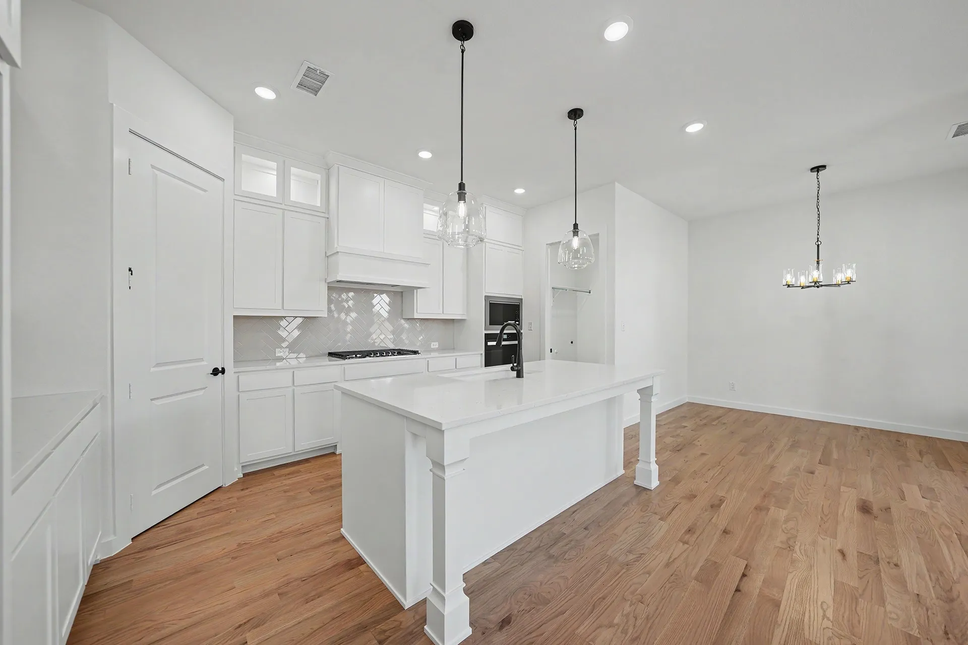 Single Family Residence For Sale in Collin County , 800 Caroline Drive, Celina, Texas 75009, 4 Bedroom, 4 Bathroom, 2 Garage spaces, 2,911 Sqft, built in 2026, mls#21360210, Real Estate Agent in Celina, Homes For Sale in Collin county, Homes For Sale in Celina, Realtor in Celina Texas, Real Estate Brokerage Independent Realty Texas, Luminita Cordes Realtor