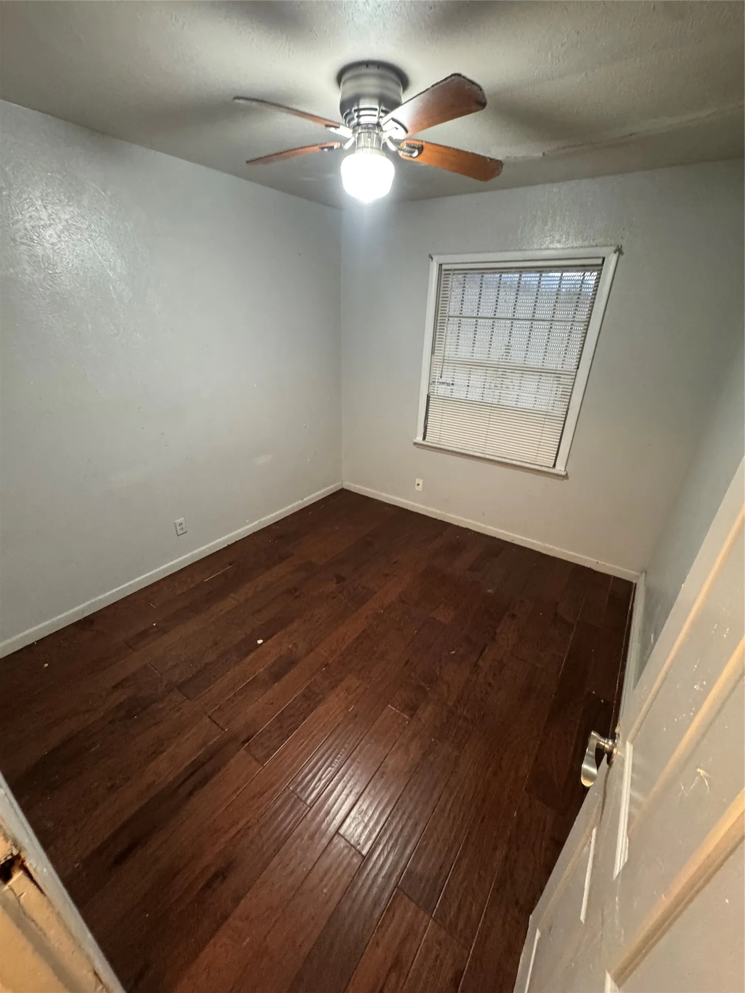 Single Family Residence For Rent in Dallas County , 5181 Cardiff Street, Dallas, Texas 75241, 3 Bedroom, 2 Bathroom, 2 Garage spaces, 1,057 Sqft, built in 1957, Price $1,400, mls#21360215, Real Estate Agent in Dallas, Homes For Rent in Dallas county, Homes For Rent in Dallas, Realtor in Dallas Texas, Real Estate Brokerage Independent Realty Texas, Luminita Cordes Realtor