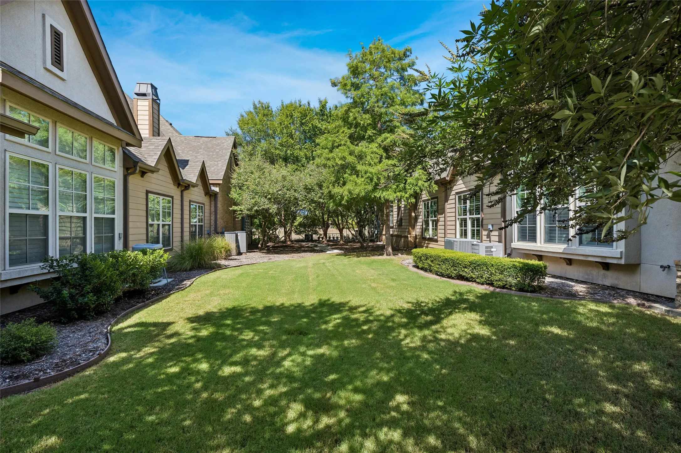 Condominium For Sale in Tarrant County , 310 Watermere Drive, Southlake, Texas 76092, 3 Bedroom, 4 Bathroom, 2 Garage spaces, 2,723 Sqft, built in 2007, mls#21359679, Real Estate Agent in Southlake, Homes For Sale in Tarrant county, Homes For Sale in Southlake, Realtor in Southlake Texas, Real Estate Brokerage Independent Realty Texas, Luminita Cordes Realtor