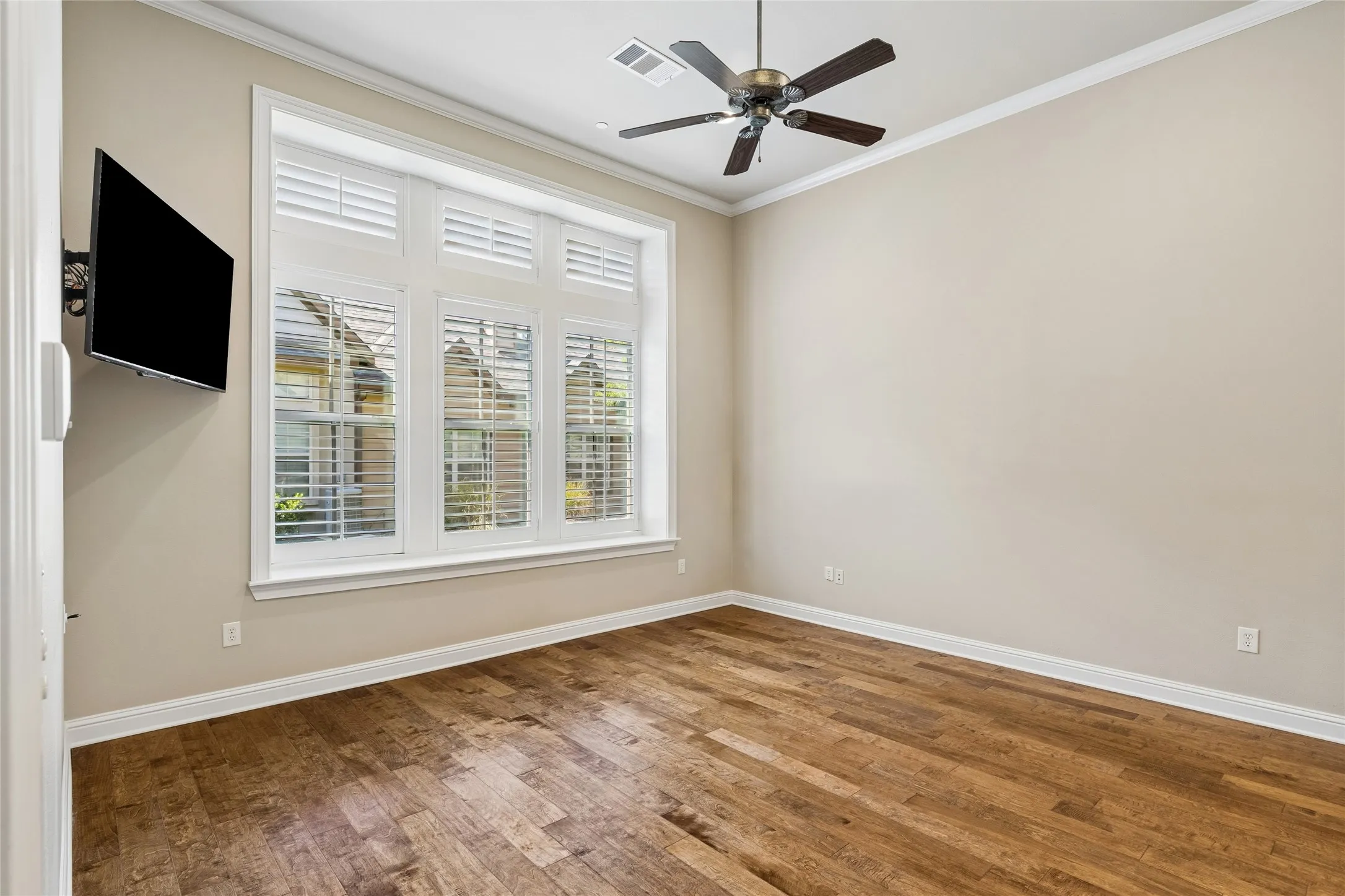 Condominium For Sale in Tarrant County , 310 Watermere Drive, Southlake, Texas 76092, 3 Bedroom, 4 Bathroom, 2 Garage spaces, 2,723 Sqft, built in 2007, mls#21359679, Real Estate Agent in Southlake, Homes For Sale in Tarrant county, Homes For Sale in Southlake, Realtor in Southlake Texas, Real Estate Brokerage Independent Realty Texas, Luminita Cordes Realtor