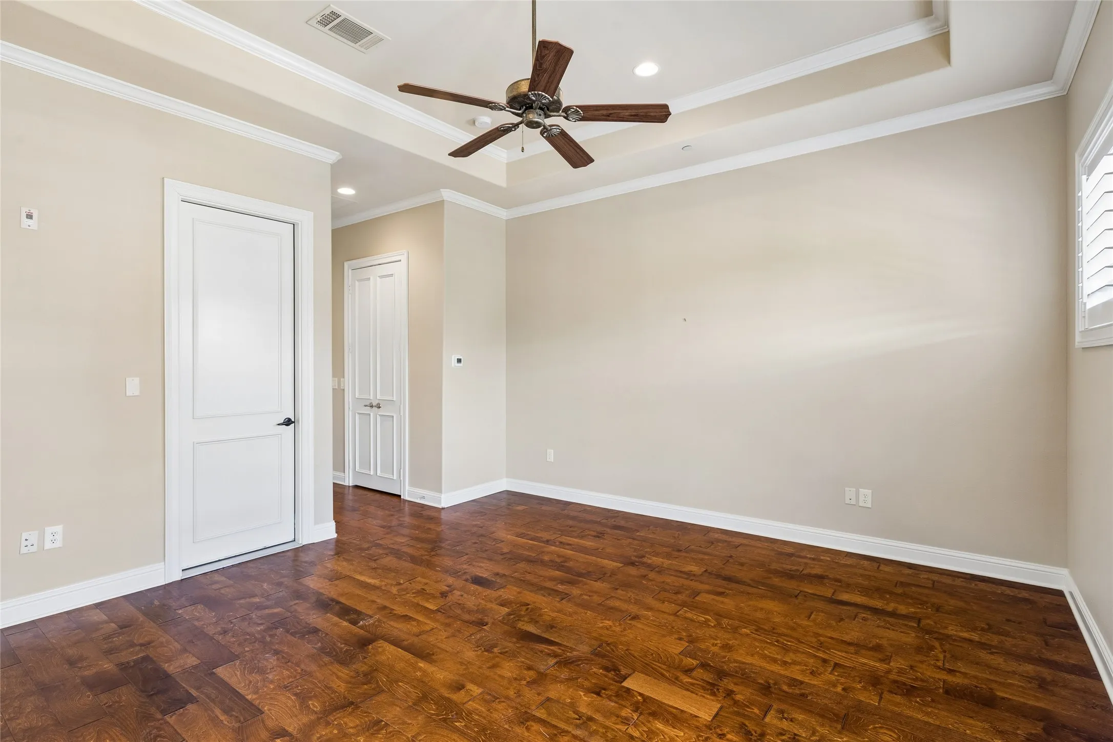Condominium For Sale in Tarrant County , 310 Watermere Drive, Southlake, Texas 76092, 3 Bedroom, 4 Bathroom, 2 Garage spaces, 2,723 Sqft, built in 2007, mls#21359679, Real Estate Agent in Southlake, Homes For Sale in Tarrant county, Homes For Sale in Southlake, Realtor in Southlake Texas, Real Estate Brokerage Independent Realty Texas, Luminita Cordes Realtor
