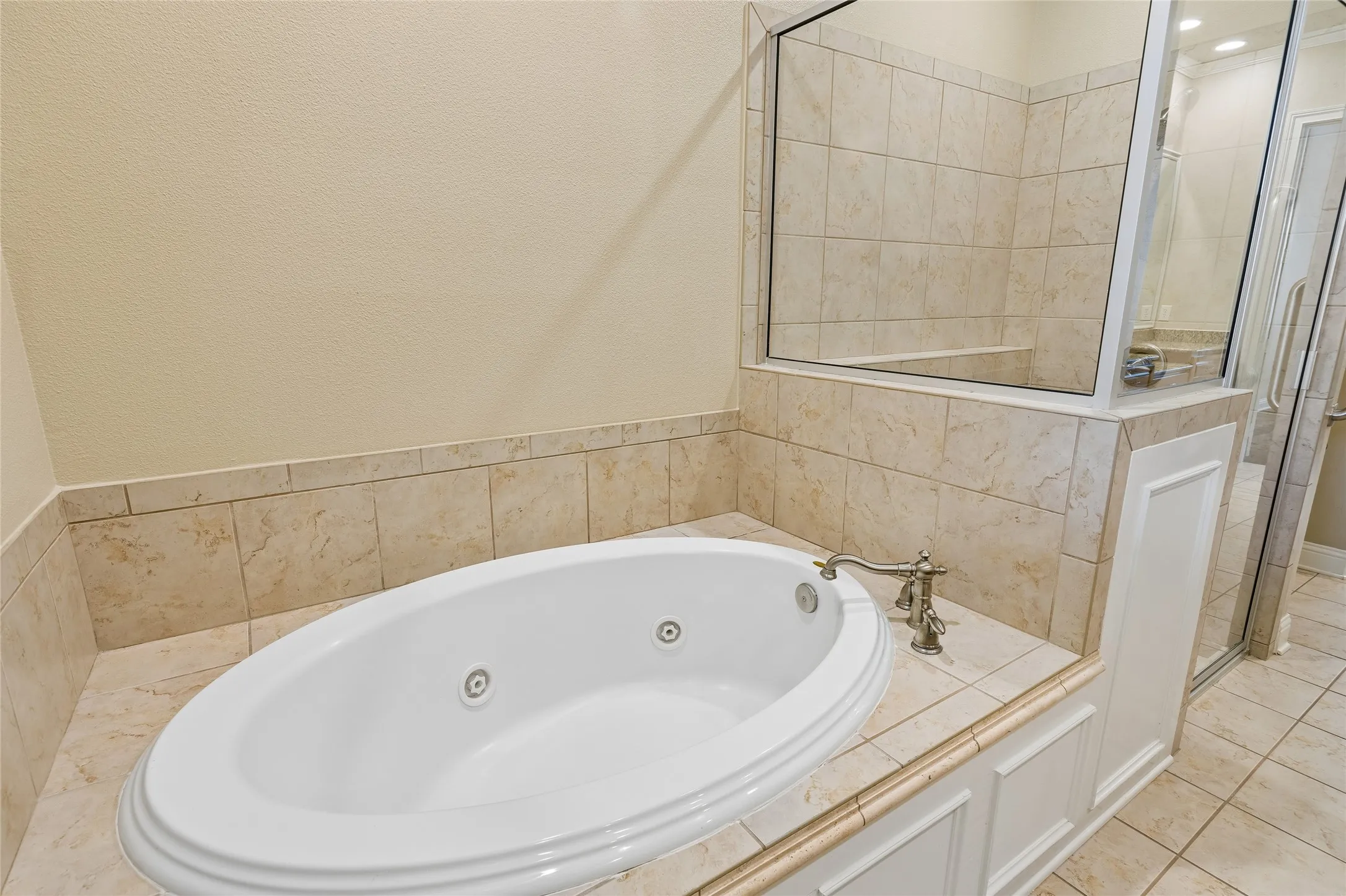 Condominium For Sale in Tarrant County , 310 Watermere Drive, Southlake, Texas 76092, 3 Bedroom, 4 Bathroom, 2 Garage spaces, 2,723 Sqft, built in 2007, mls#21359679, Real Estate Agent in Southlake, Homes For Sale in Tarrant county, Homes For Sale in Southlake, Realtor in Southlake Texas, Real Estate Brokerage Independent Realty Texas, Luminita Cordes Realtor