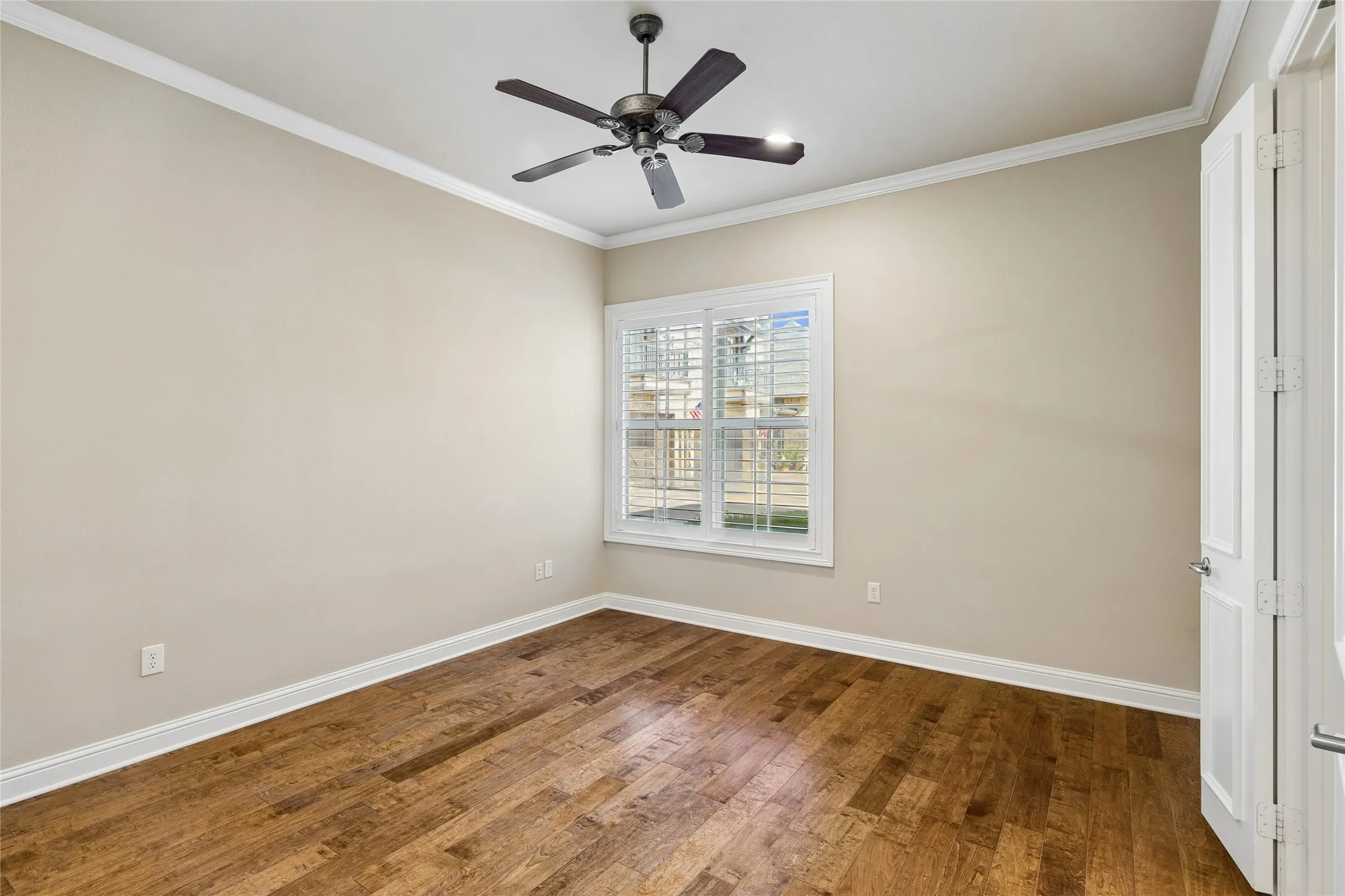 Condominium For Sale in Tarrant County , 310 Watermere Drive, Southlake, Texas 76092, 3 Bedroom, 4 Bathroom, 2 Garage spaces, 2,723 Sqft, built in 2007, mls#21359679, Real Estate Agent in Southlake, Homes For Sale in Tarrant county, Homes For Sale in Southlake, Realtor in Southlake Texas, Real Estate Brokerage Independent Realty Texas, Luminita Cordes Realtor
