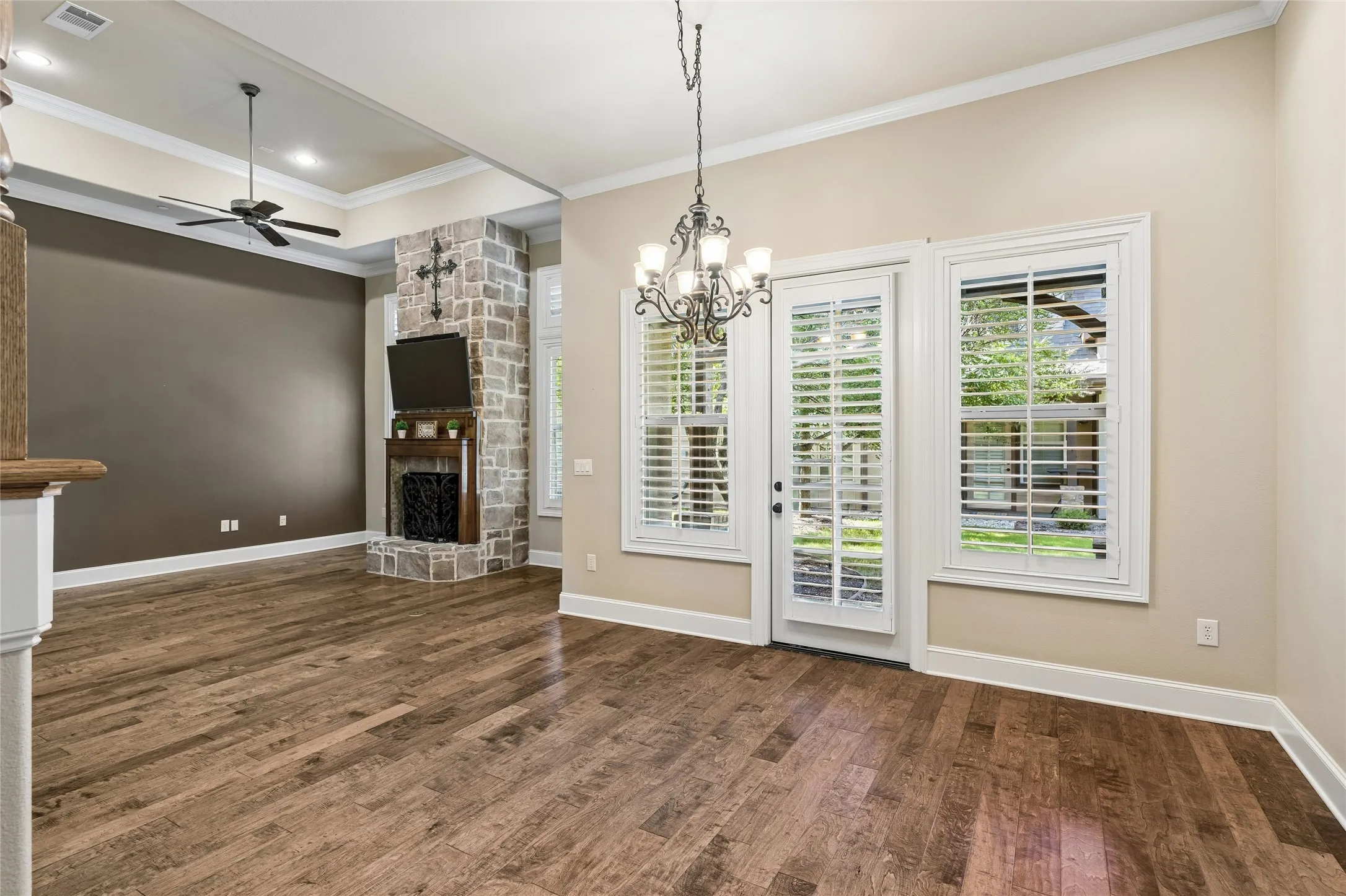 Condominium For Sale in Tarrant County , 310 Watermere Drive, Southlake, Texas 76092, 3 Bedroom, 4 Bathroom, 2 Garage spaces, 2,723 Sqft, built in 2007, mls#21359679, Real Estate Agent in Southlake, Homes For Sale in Tarrant county, Homes For Sale in Southlake, Realtor in Southlake Texas, Real Estate Brokerage Independent Realty Texas, Luminita Cordes Realtor