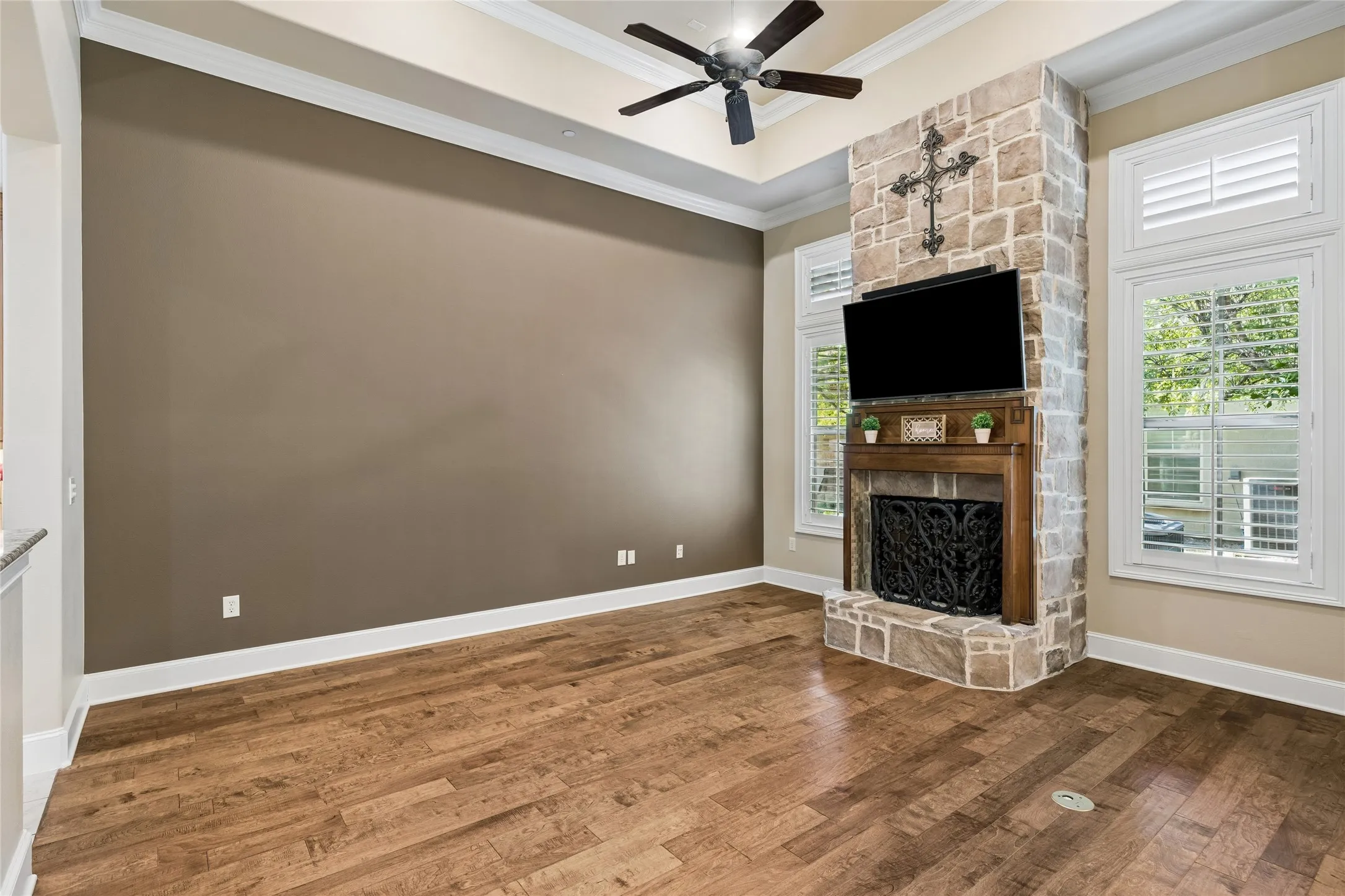 Condominium For Sale in Tarrant County , 310 Watermere Drive, Southlake, Texas 76092, 3 Bedroom, 4 Bathroom, 2 Garage spaces, 2,723 Sqft, built in 2007, mls#21359679, Real Estate Agent in Southlake, Homes For Sale in Tarrant county, Homes For Sale in Southlake, Realtor in Southlake Texas, Real Estate Brokerage Independent Realty Texas, Luminita Cordes Realtor