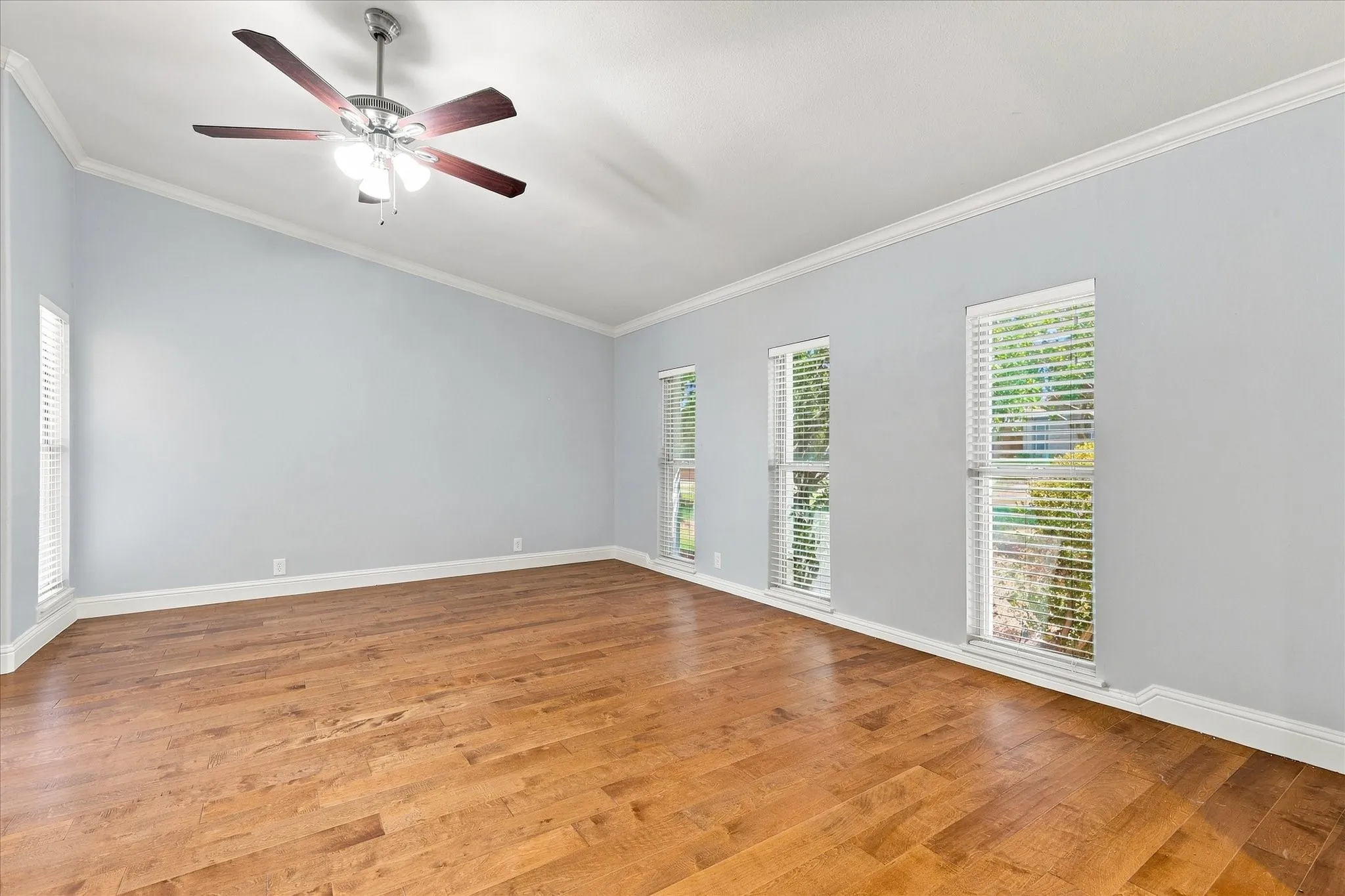 Single Family Residence For Sale in Denton County , 5264 Sherman Drive, The Colony, Texas 75056, 4 Bedroom, 2 Bathroom, 2 Garage spaces, 2,017 Sqft, built in 1983, mls#21359729, Real Estate Agent in The Colony, Homes For Sale in Denton county, Homes For Sale in The Colony, Realtor in The Colony Texas, Real Estate Brokerage Independent Realty Texas, Luminita Cordes Realtor