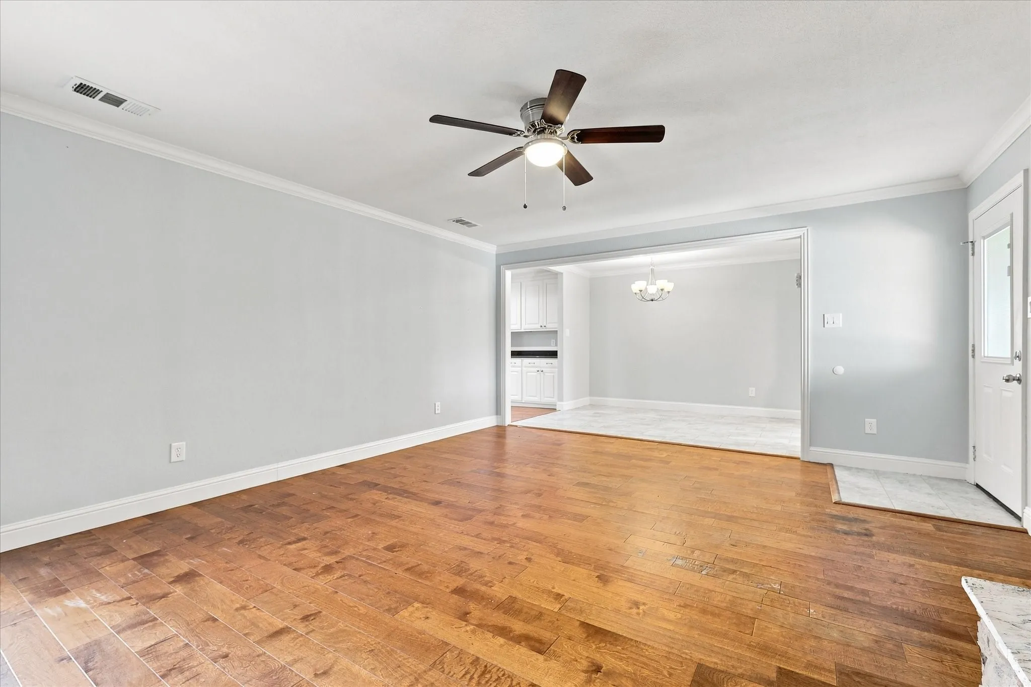 Single Family Residence For Sale in Denton County , 5264 Sherman Drive, The Colony, Texas 75056, 4 Bedroom, 2 Bathroom, 2 Garage spaces, 2,017 Sqft, built in 1983, mls#21359729, Real Estate Agent in The Colony, Homes For Sale in Denton county, Homes For Sale in The Colony, Realtor in The Colony Texas, Real Estate Brokerage Independent Realty Texas, Luminita Cordes Realtor