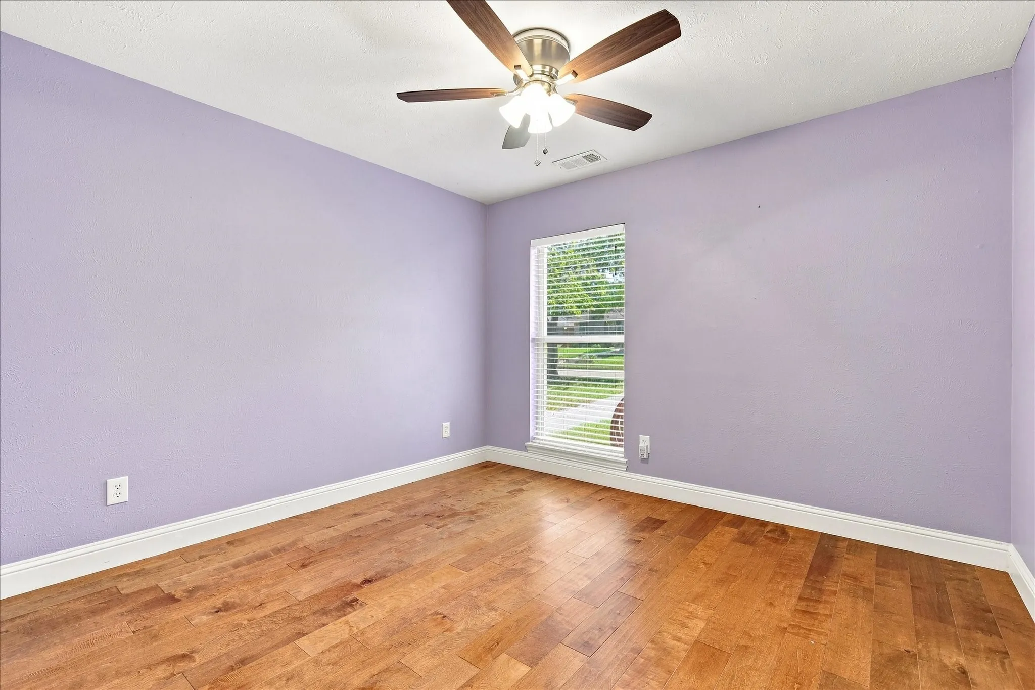 Single Family Residence For Sale in Denton County , 5264 Sherman Drive, The Colony, Texas 75056, 4 Bedroom, 2 Bathroom, 2 Garage spaces, 2,017 Sqft, built in 1983, mls#21359729, Real Estate Agent in The Colony, Homes For Sale in Denton county, Homes For Sale in The Colony, Realtor in The Colony Texas, Real Estate Brokerage Independent Realty Texas, Luminita Cordes Realtor