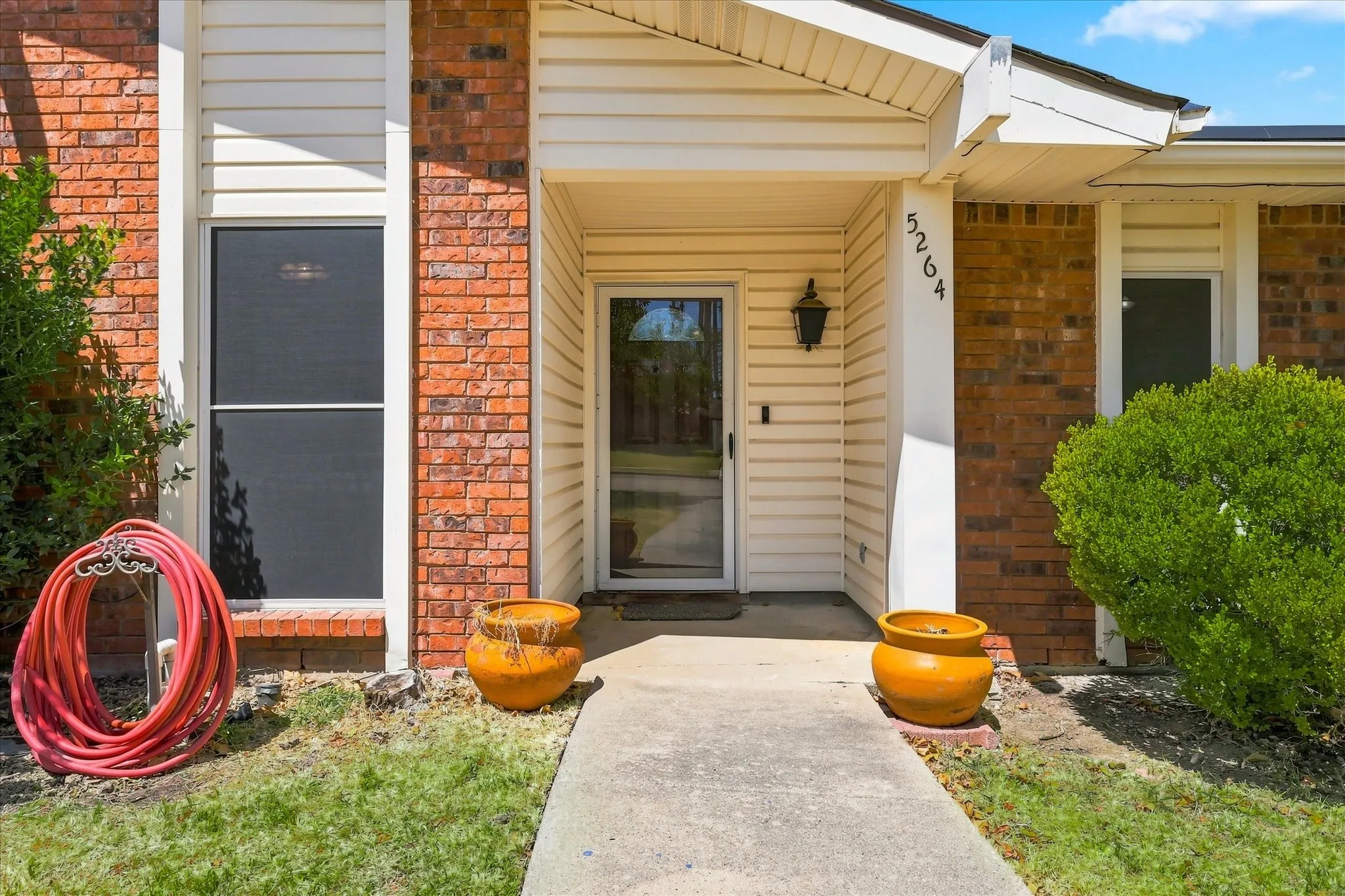 Single Family Residence For Sale in Denton County , 5264 Sherman Drive, The Colony, Texas 75056, 4 Bedroom, 2 Bathroom, 2 Garage spaces, 2,017 Sqft, built in 1983, mls#21359729, Real Estate Agent in The Colony, Homes For Sale in Denton county, Homes For Sale in The Colony, Realtor in The Colony Texas, Real Estate Brokerage Independent Realty Texas, Luminita Cordes Realtor