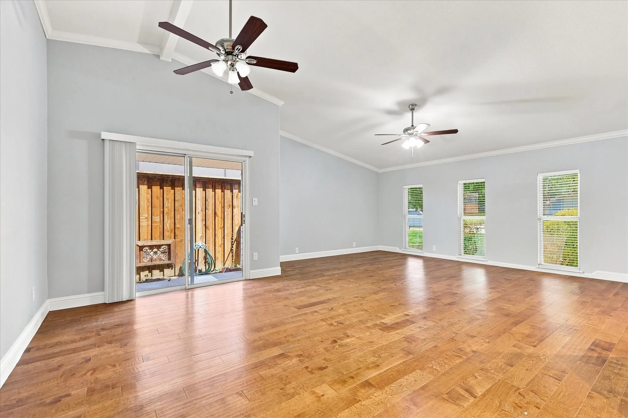 Single Family Residence For Sale in Denton County , 5264 Sherman Drive, The Colony, Texas 75056, 4 Bedroom, 2 Bathroom, 2 Garage spaces, 2,017 Sqft, built in 1983, mls#21359729, Real Estate Agent in The Colony, Homes For Sale in Denton county, Homes For Sale in The Colony, Realtor in The Colony Texas, Real Estate Brokerage Independent Realty Texas, Luminita Cordes Realtor