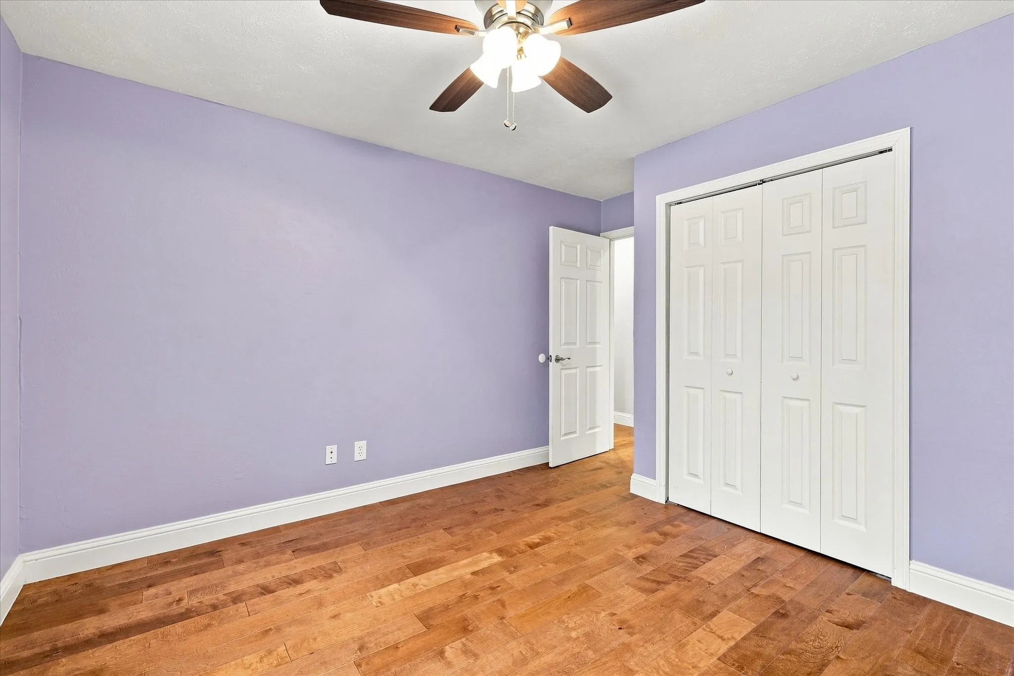 Single Family Residence For Sale in Denton County , 5264 Sherman Drive, The Colony, Texas 75056, 4 Bedroom, 2 Bathroom, 2 Garage spaces, 2,017 Sqft, built in 1983, mls#21359729, Real Estate Agent in The Colony, Homes For Sale in Denton county, Homes For Sale in The Colony, Realtor in The Colony Texas, Real Estate Brokerage Independent Realty Texas, Luminita Cordes Realtor