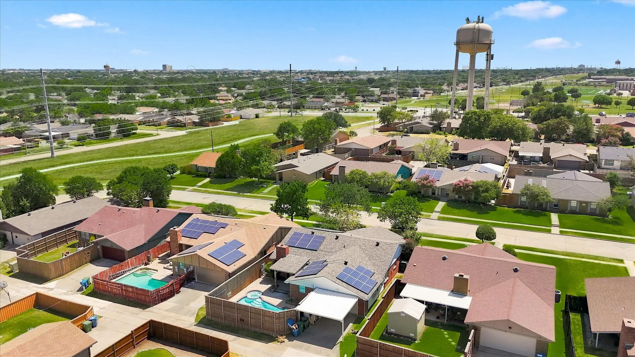 Single Family Residence For Sale in Denton County , 5264 Sherman Drive, The Colony, Texas 75056, 4 Bedroom, 2 Bathroom, 2 Garage spaces, 2,017 Sqft, built in 1983, mls#21359729, Real Estate Agent in The Colony, Homes For Sale in Denton county, Homes For Sale in The Colony, Realtor in The Colony Texas, Real Estate Brokerage Independent Realty Texas, Luminita Cordes Realtor