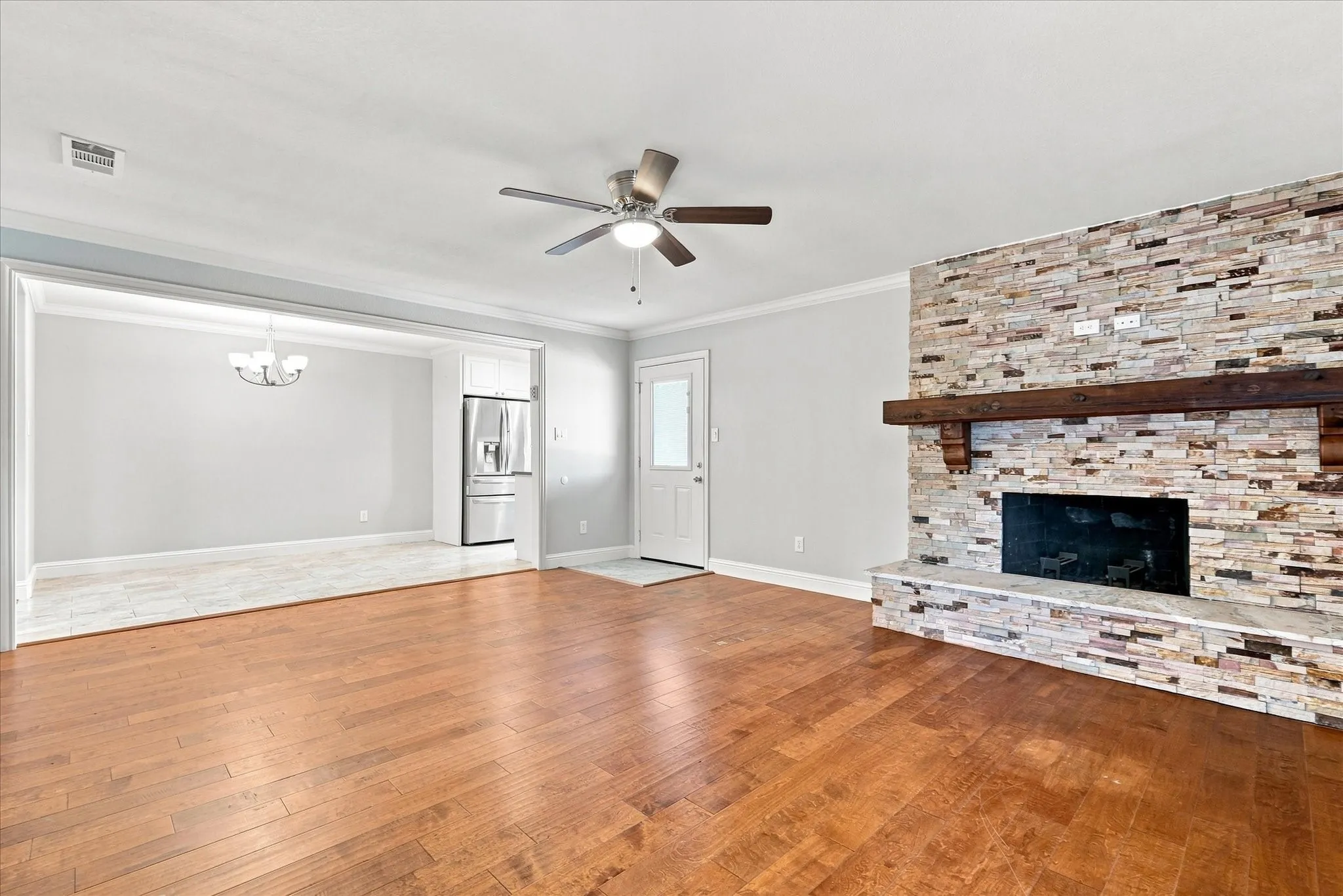 Single Family Residence For Sale in Denton County , 5264 Sherman Drive, The Colony, Texas 75056, 4 Bedroom, 2 Bathroom, 2 Garage spaces, 2,017 Sqft, built in 1983, mls#21359729, Real Estate Agent in The Colony, Homes For Sale in Denton county, Homes For Sale in The Colony, Realtor in The Colony Texas, Real Estate Brokerage Independent Realty Texas, Luminita Cordes Realtor