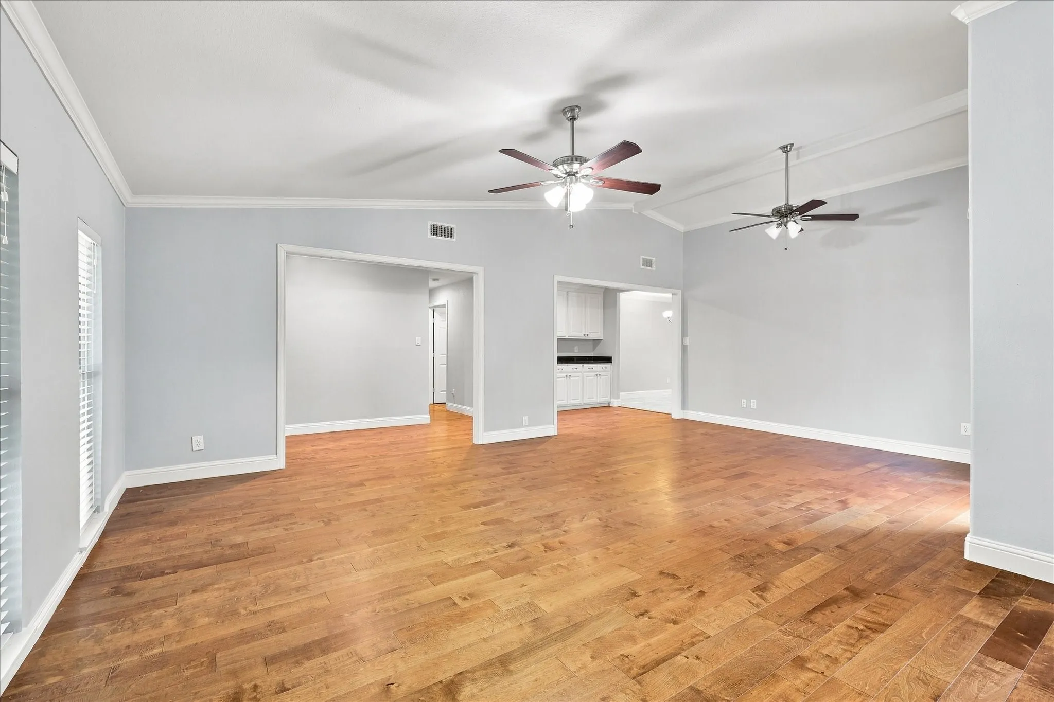 Single Family Residence For Sale in Denton County , 5264 Sherman Drive, The Colony, Texas 75056, 4 Bedroom, 2 Bathroom, 2 Garage spaces, 2,017 Sqft, built in 1983, mls#21359729, Real Estate Agent in The Colony, Homes For Sale in Denton county, Homes For Sale in The Colony, Realtor in The Colony Texas, Real Estate Brokerage Independent Realty Texas, Luminita Cordes Realtor