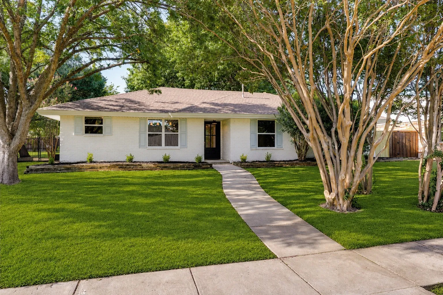 Single Family Residence For Sale in Dallas County , 7727 La Risa Drive, Dallas, Texas 75248, 4 Bedroom, 3 Bathroom, 2 Garage spaces, 2,098 Sqft, built in 1966, mls#21359548, Real Estate Agent in Dallas, Homes For Sale in Dallas county, Homes For Sale in Dallas, Realtor in Dallas Texas, Real Estate Brokerage Independent Realty Texas, Luminita Cordes Realtor