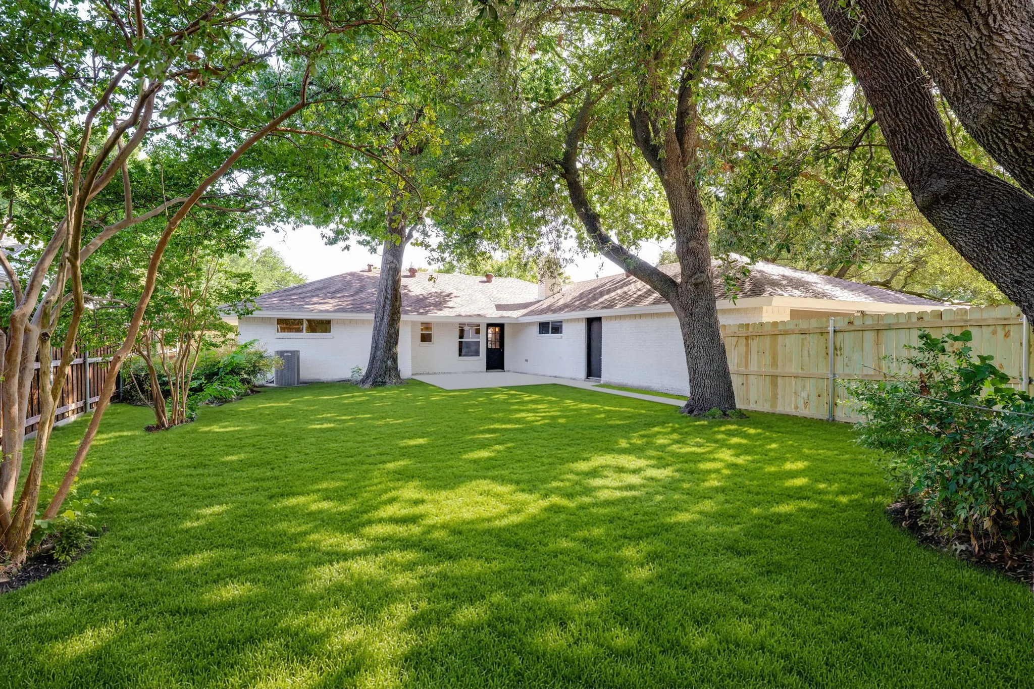 Single Family Residence For Sale in Dallas County , 7727 La Risa Drive, Dallas, Texas 75248, 4 Bedroom, 3 Bathroom, 2 Garage spaces, 2,098 Sqft, built in 1966, mls#21359548, Real Estate Agent in Dallas, Homes For Sale in Dallas county, Homes For Sale in Dallas, Realtor in Dallas Texas, Real Estate Brokerage Independent Realty Texas, Luminita Cordes Realtor
