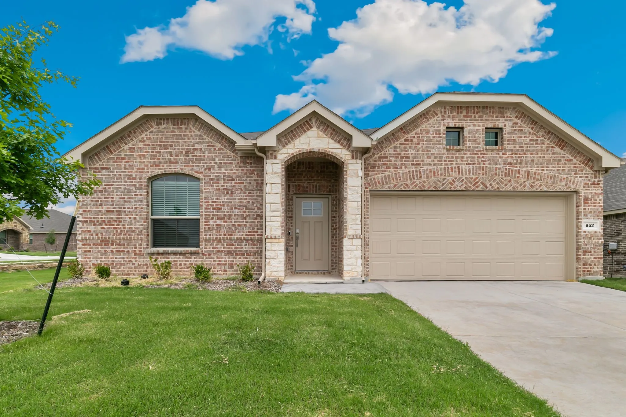 Single Family Residence For Rent in Denton County , 952 Dustwood Drive, Fort Worth, Texas 76052, 4 Bedroom, 2 Bathroom, 2 Garage spaces, 1,838 Sqft, built in 2024, mls#21360230, Real Estate Agent in Fort Worth, Homes For Rent in Denton county, Homes For Rent in Fort Worth, Realtor in Fort Worth Texas, Real Estate Brokerage Independent Realty Texas, Luminita Cordes Realtor