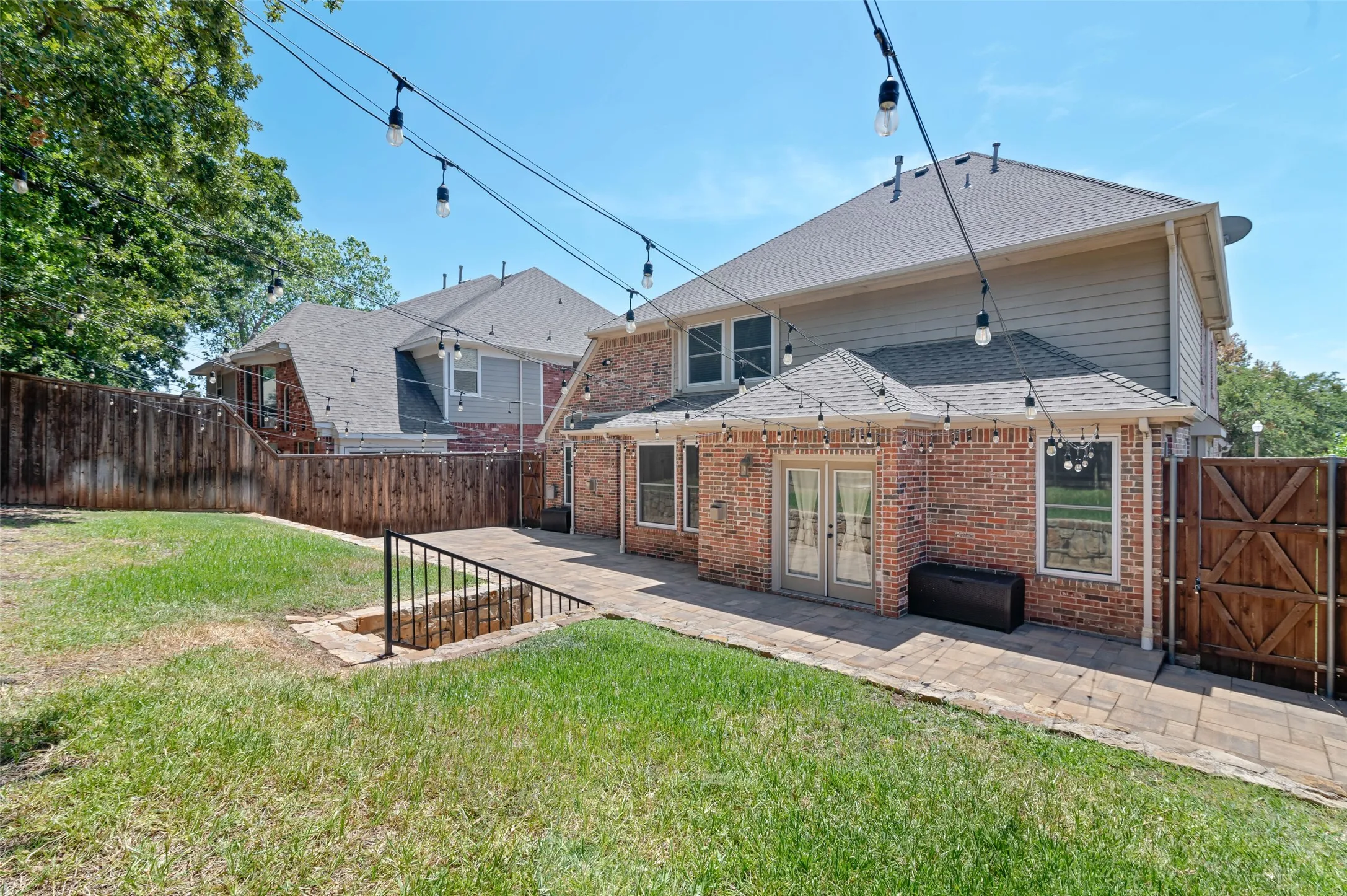 Single Family Residence For Sale in Denton County , 3401 Marymount Drive, Denton, Texas 76210, 4 Bedroom, 4 Bathroom, 2 Garage spaces, 3,700 Sqft, built in 2003, mls#21359212, Real Estate Agent in Denton, Homes For Sale in Denton county, Homes For Sale in Denton, Realtor in Denton Texas, Real Estate Brokerage Independent Realty Texas, Luminita Cordes Realtor